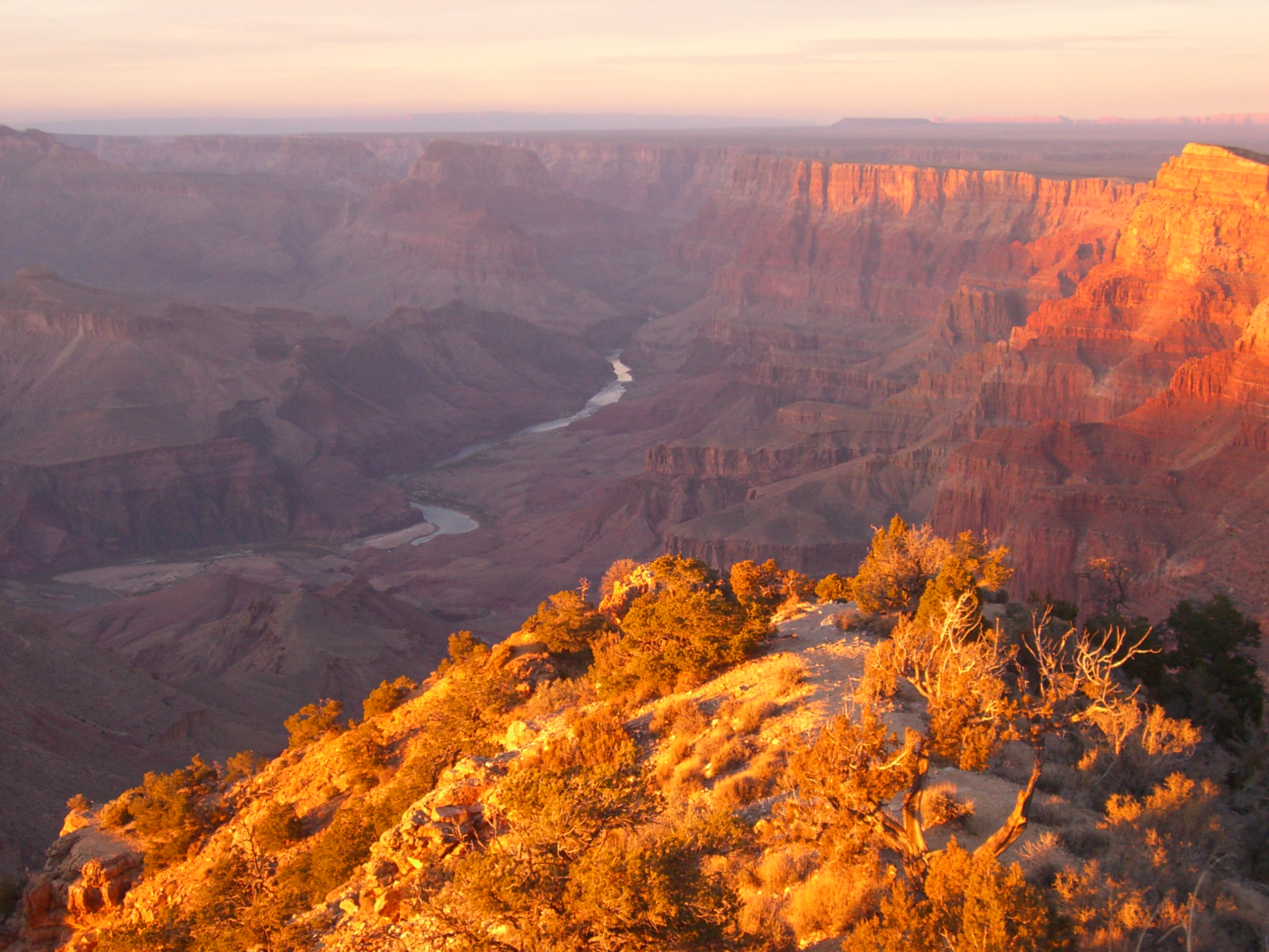 http://upload.wikimedia.org/wikipedia/commons/1/11/Grand_Canyon_National_Park-Arizona1511.JPG