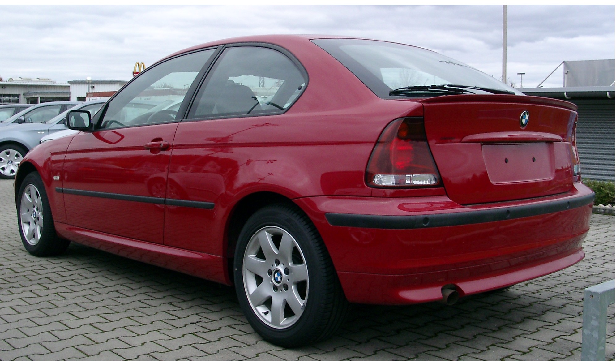 BMW_E46_compact_rear_20071104.jpg