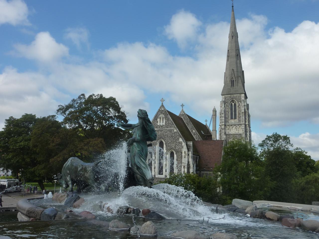 Eurostar 23- INSCRIPCIONES- Hasta el 20 de septiembre a las 21h Gefion_Fountain_and_the_English_Church,_Copenhagen