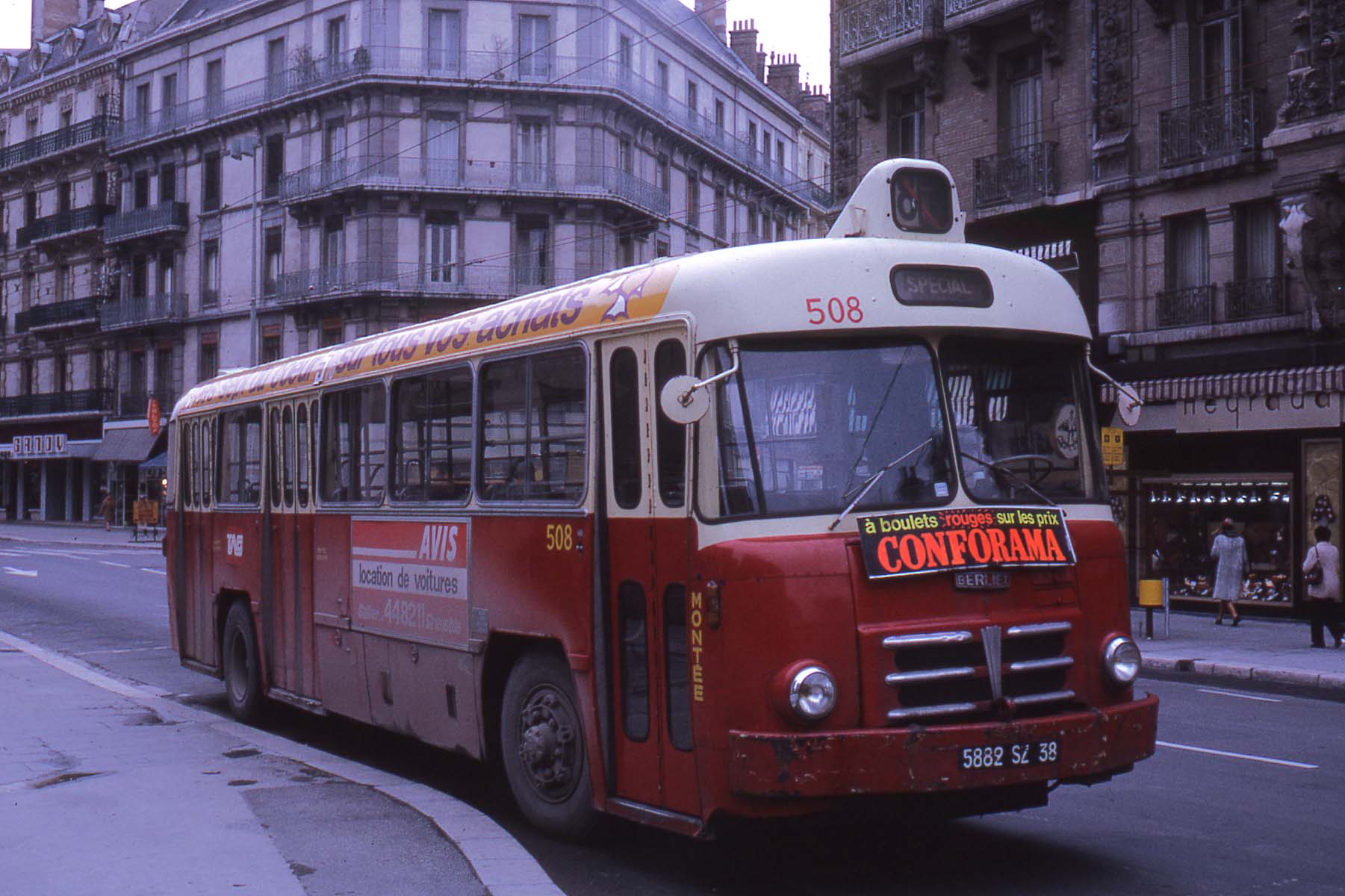 Description JHM-1975-0618 - (F) Grenoble, autobus.jpg