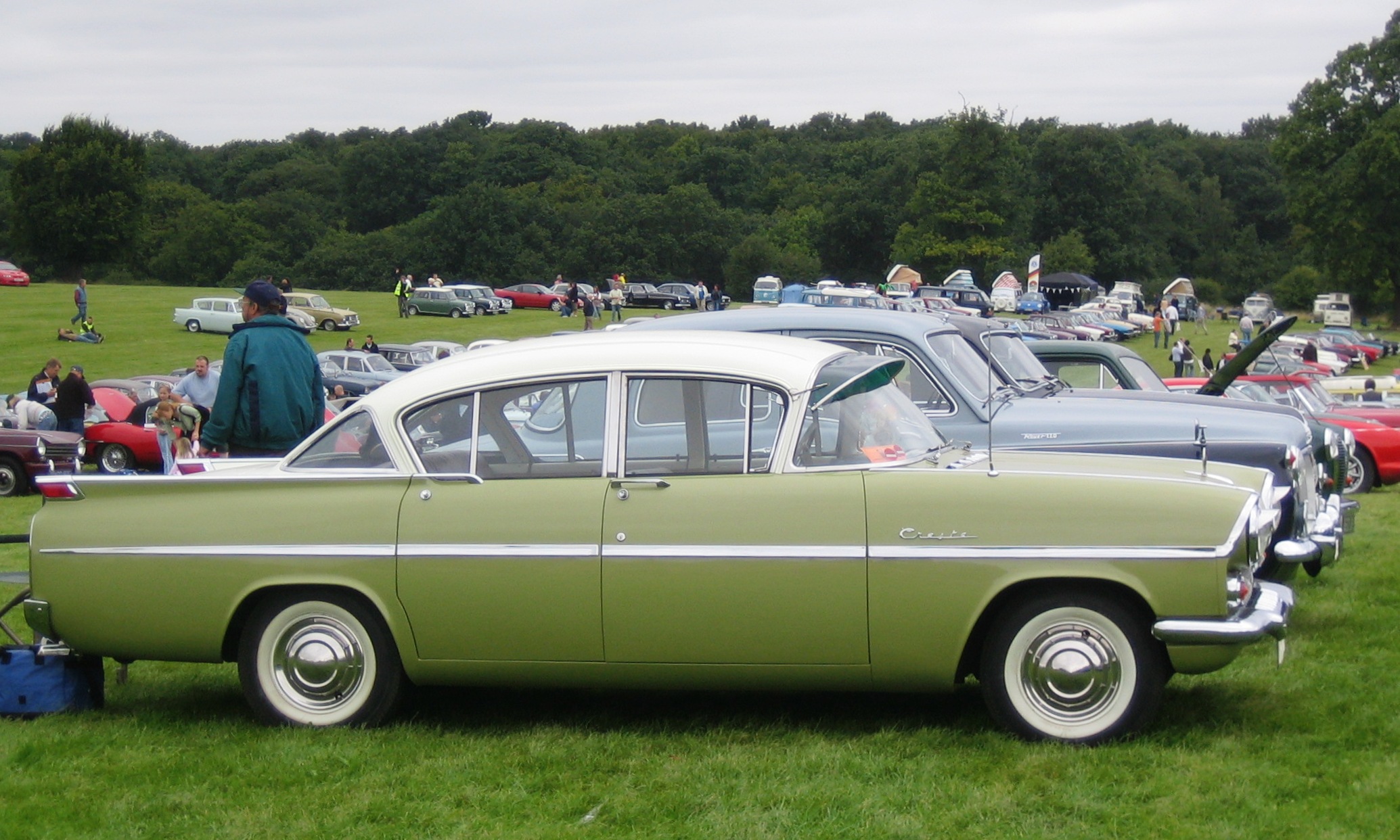 File:Vauxhall Cresta PA pre one piece rear window in profile and ...