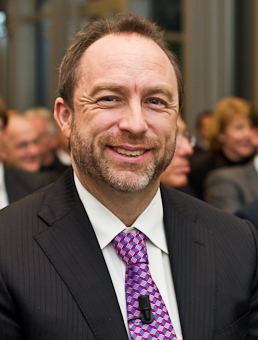 Jimmy Wales på prisutdelning 2011. Foto: Thomas Entzeroth, CC-BY-SA 3.0, Wikimedia Commons