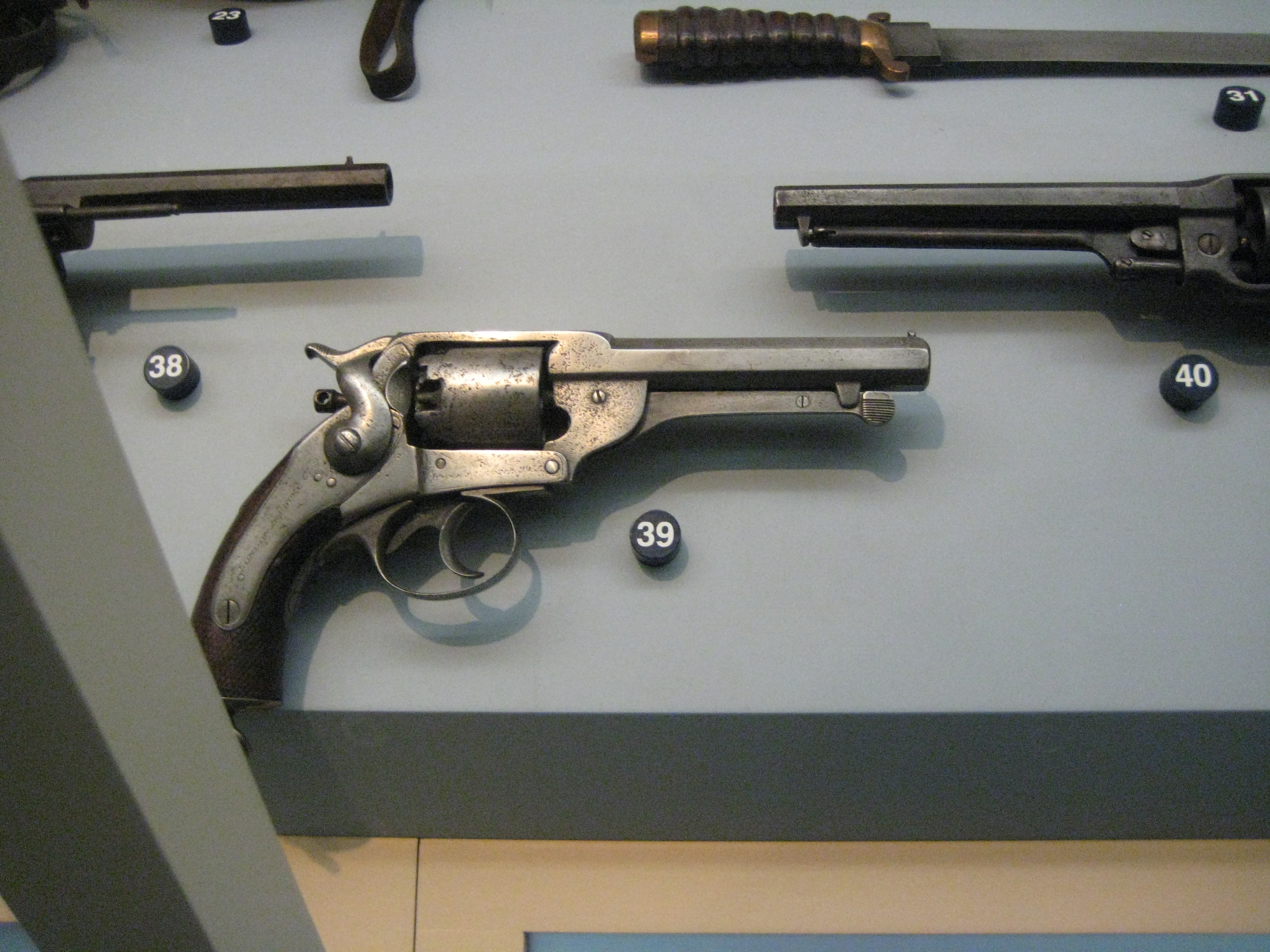 http://upload.wikimedia.org/wikipedia/commons/1/14/Kerr_revolver.jpg