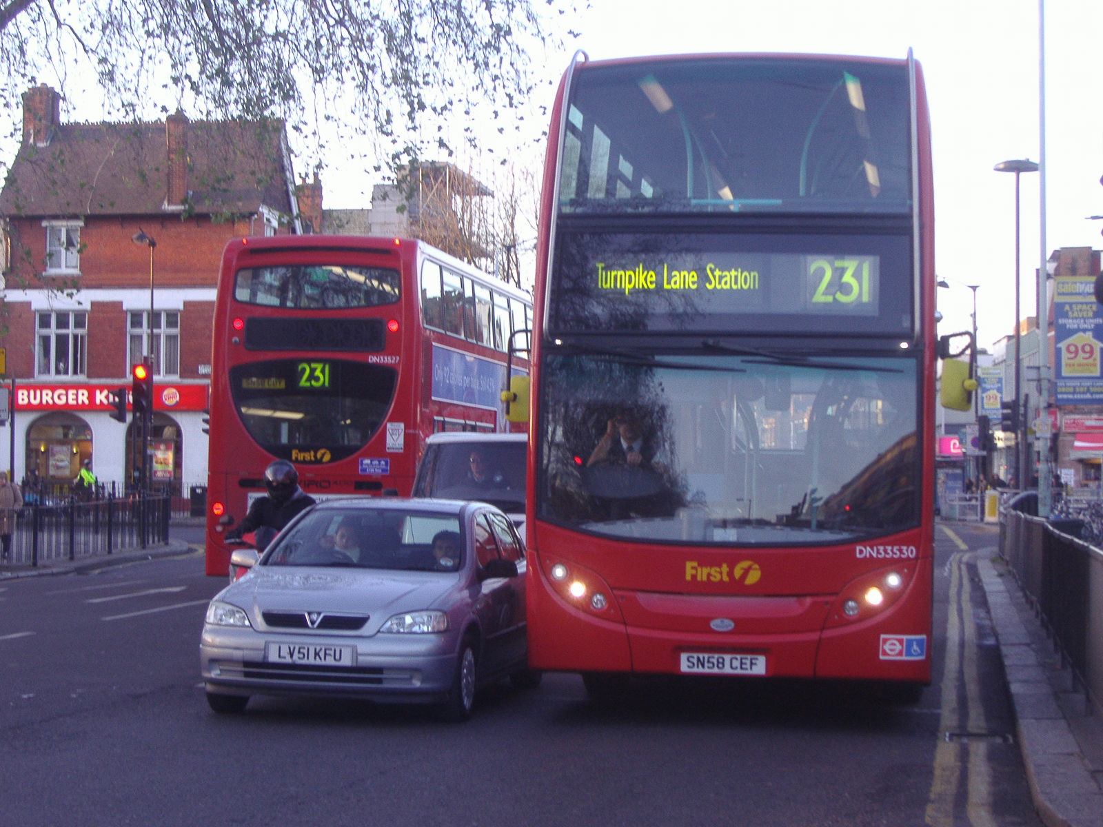 London_Buses_route_231_Turnpike_Lane.jpg