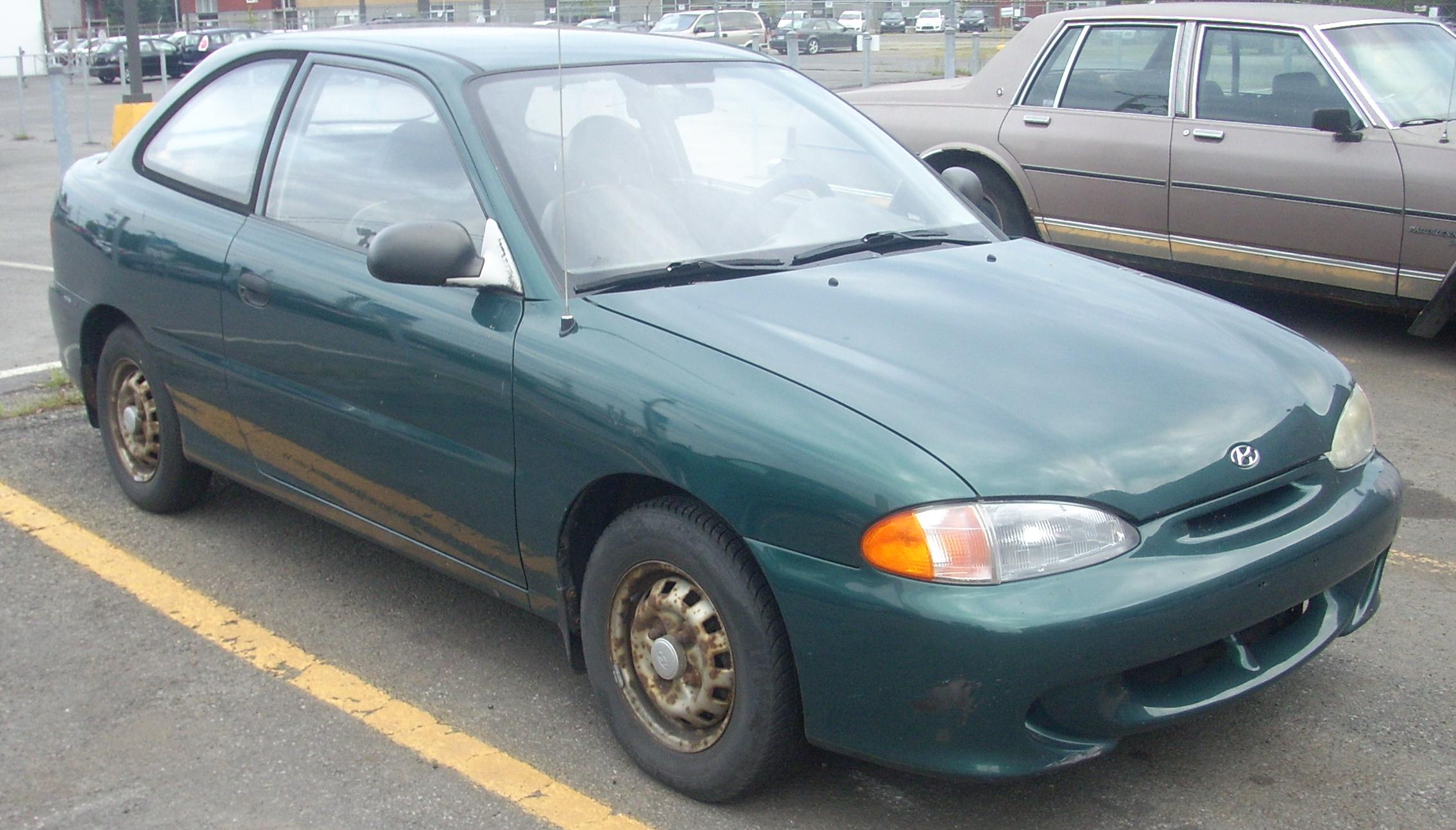 '96_Hyundai_Accent_Hatch.JPG