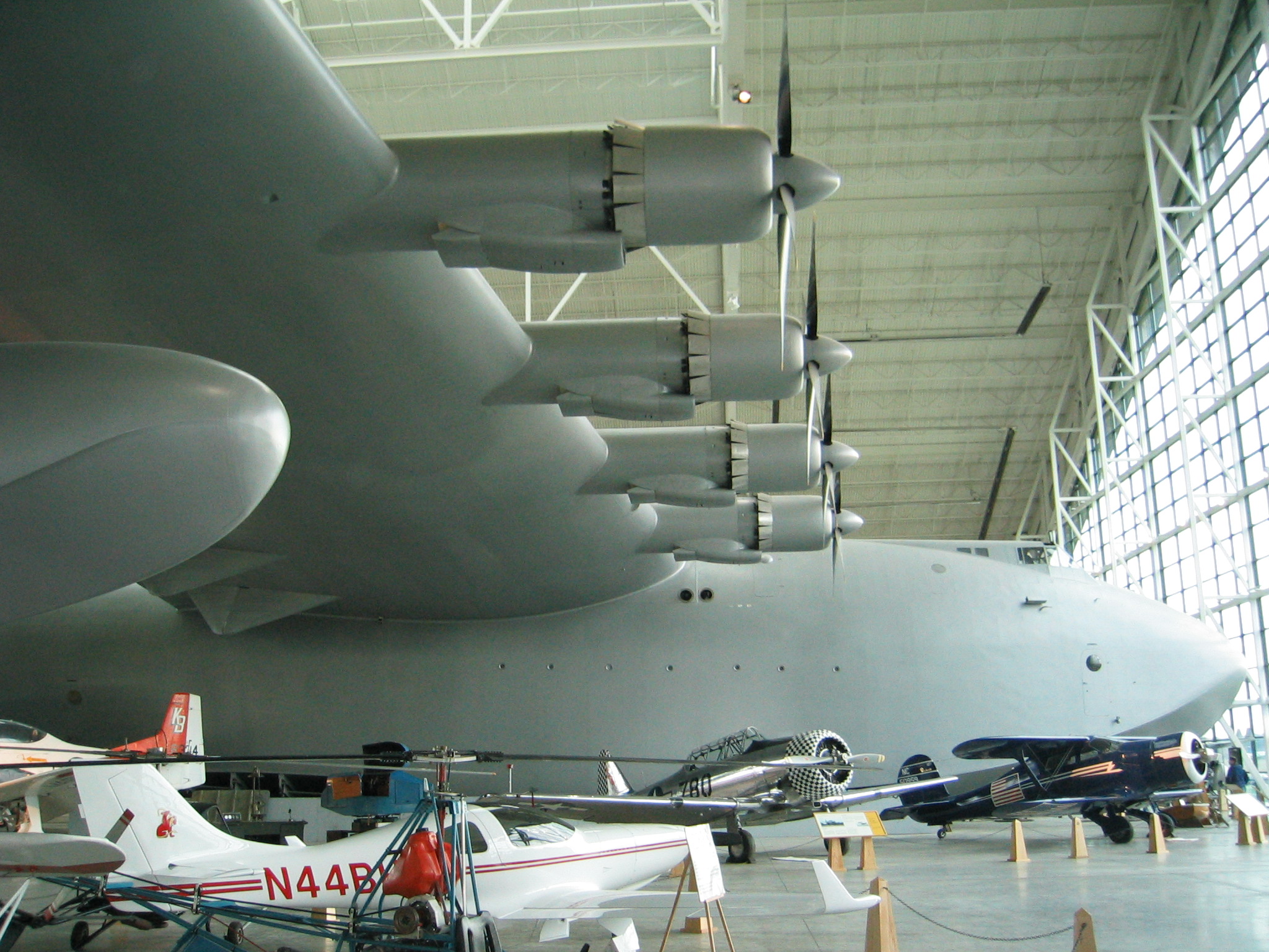 Spruce_Goose_righthand_wing_with_enjins.