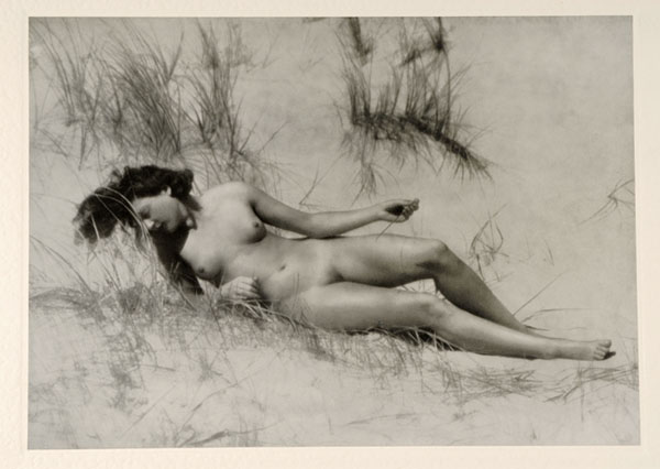 Nude women of the past