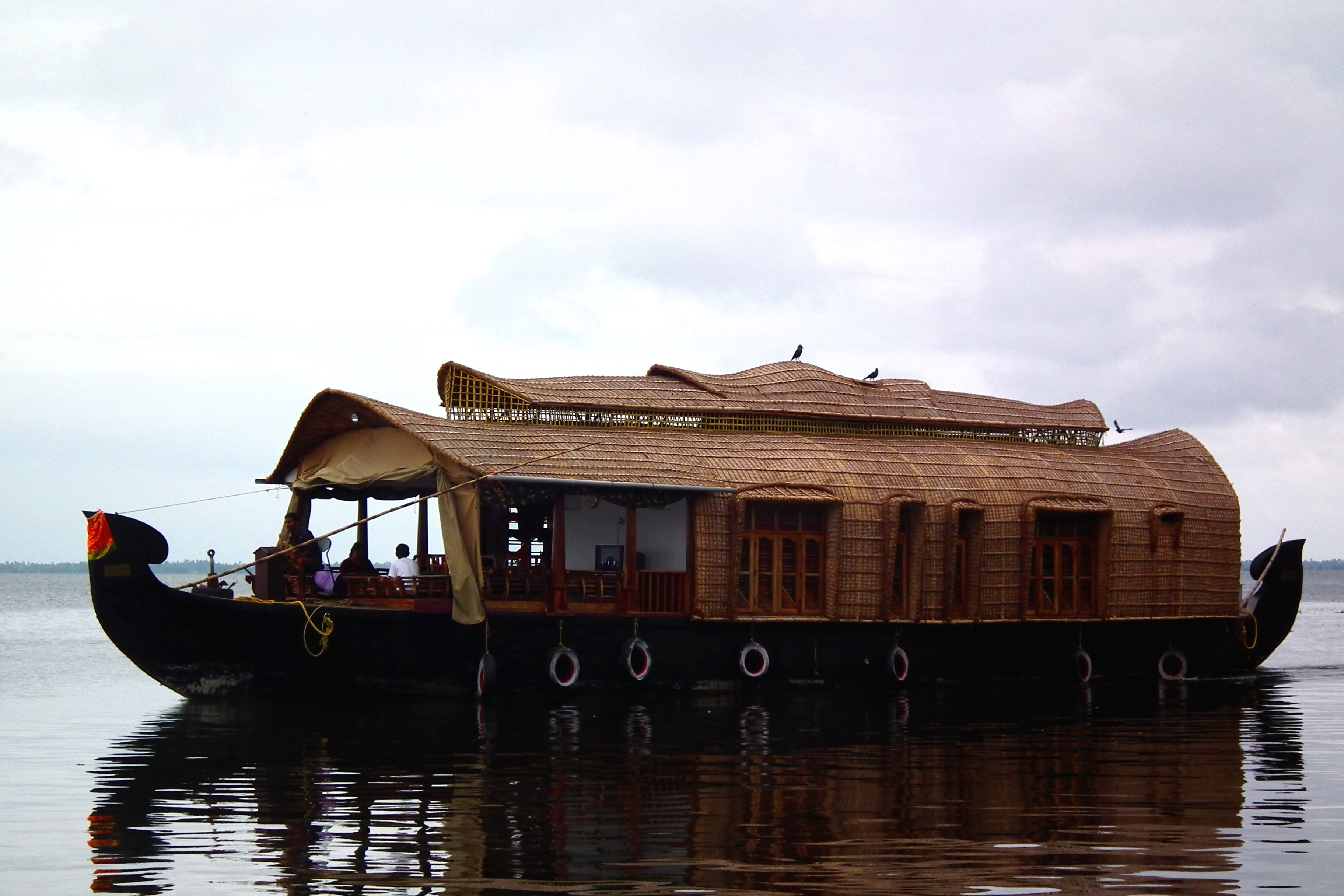 Description House boat Kettuvallam 4.jpg