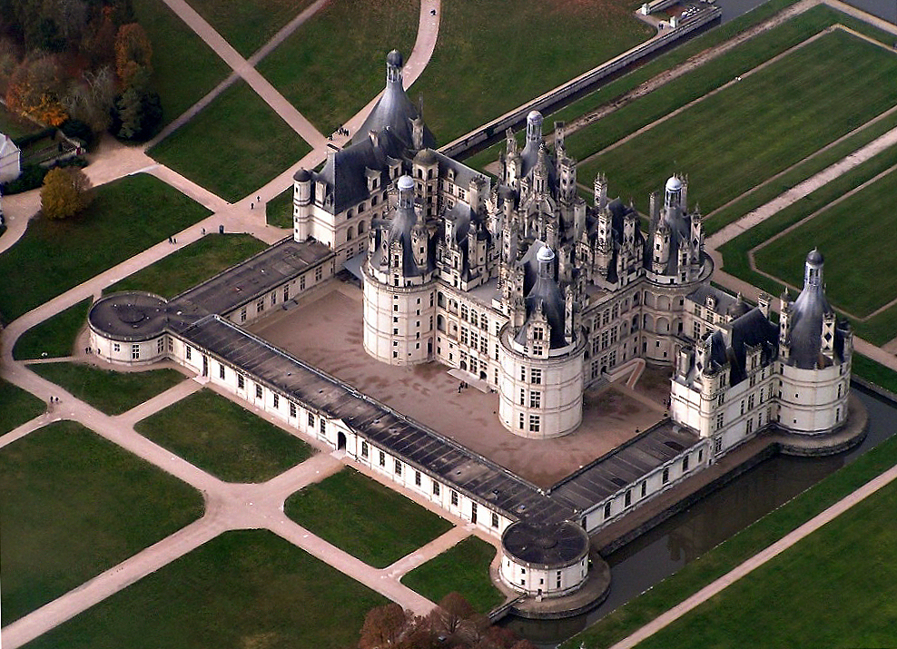 Arial view of the château de Chambord. 