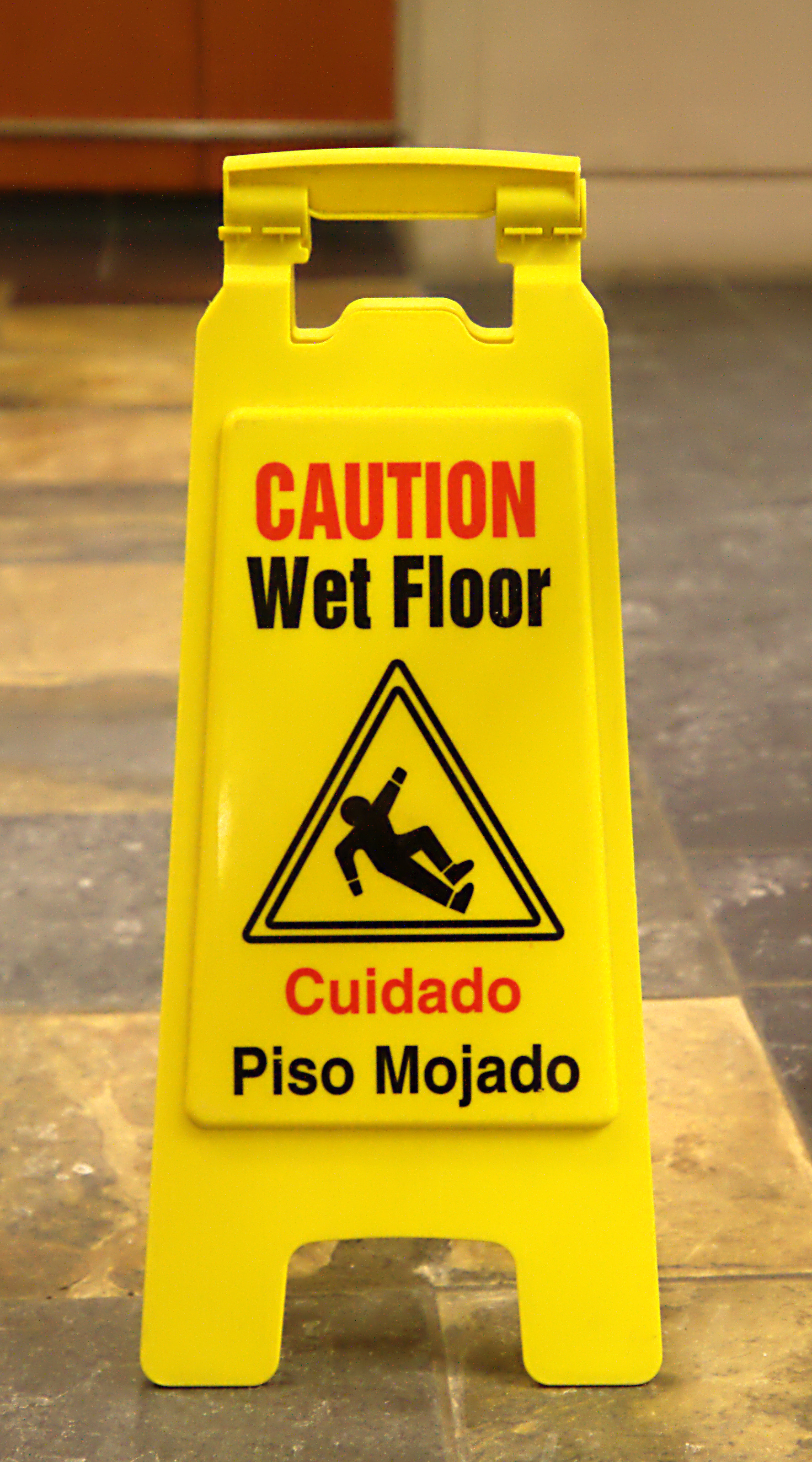 http://upload.wikimedia.org/wikipedia/commons/1/18/Wet_floor_-_piso_mojado.jpg