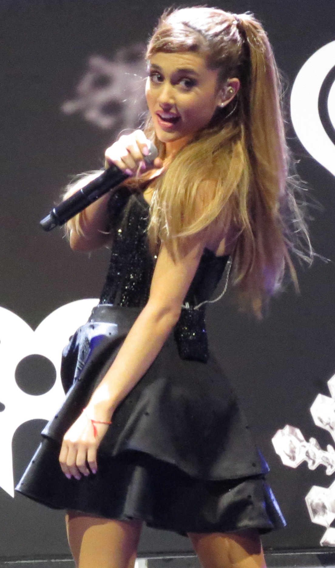 ArianaGrandeDecember2013.jpg