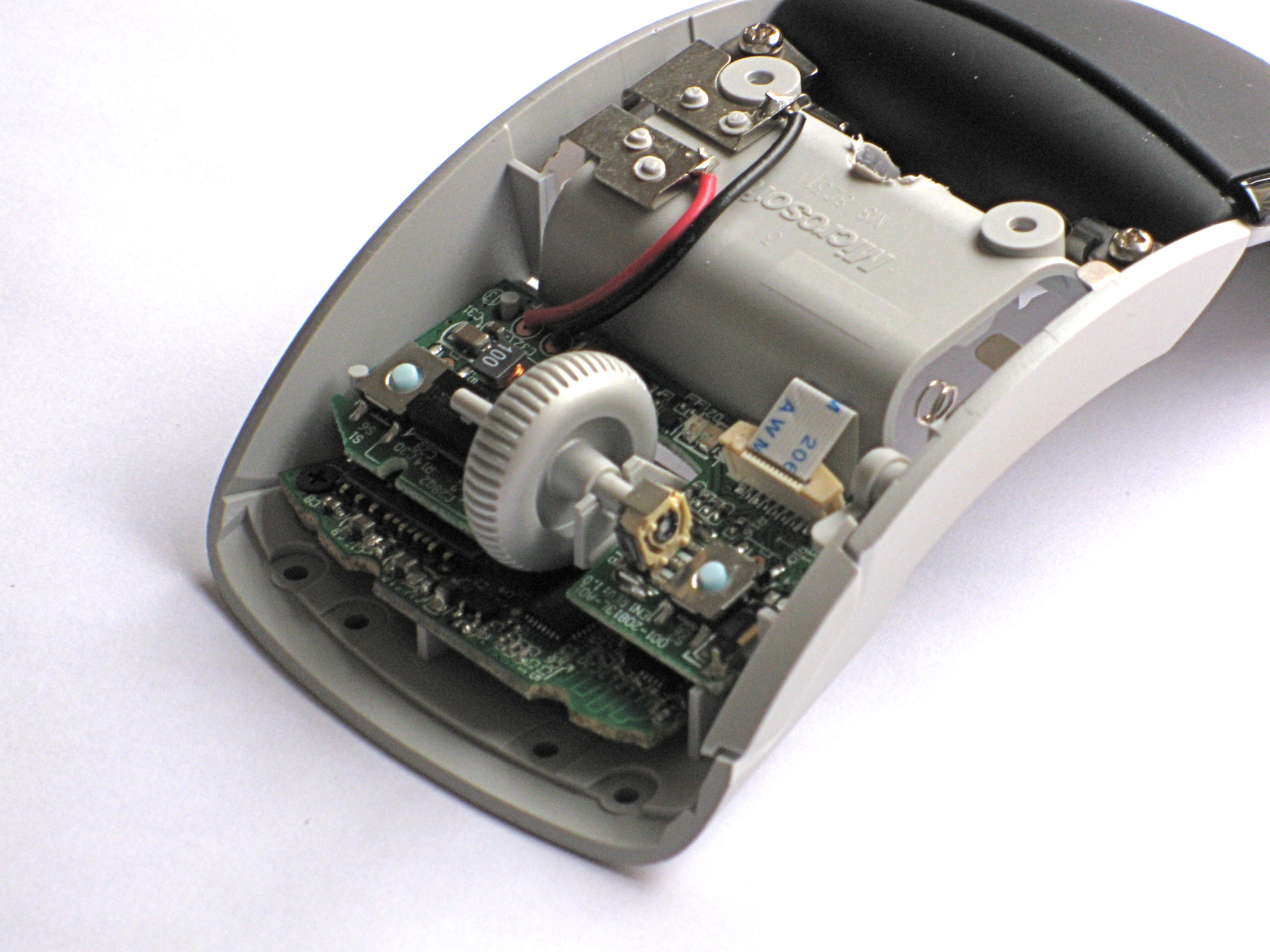 inside the microsoft arc mouse