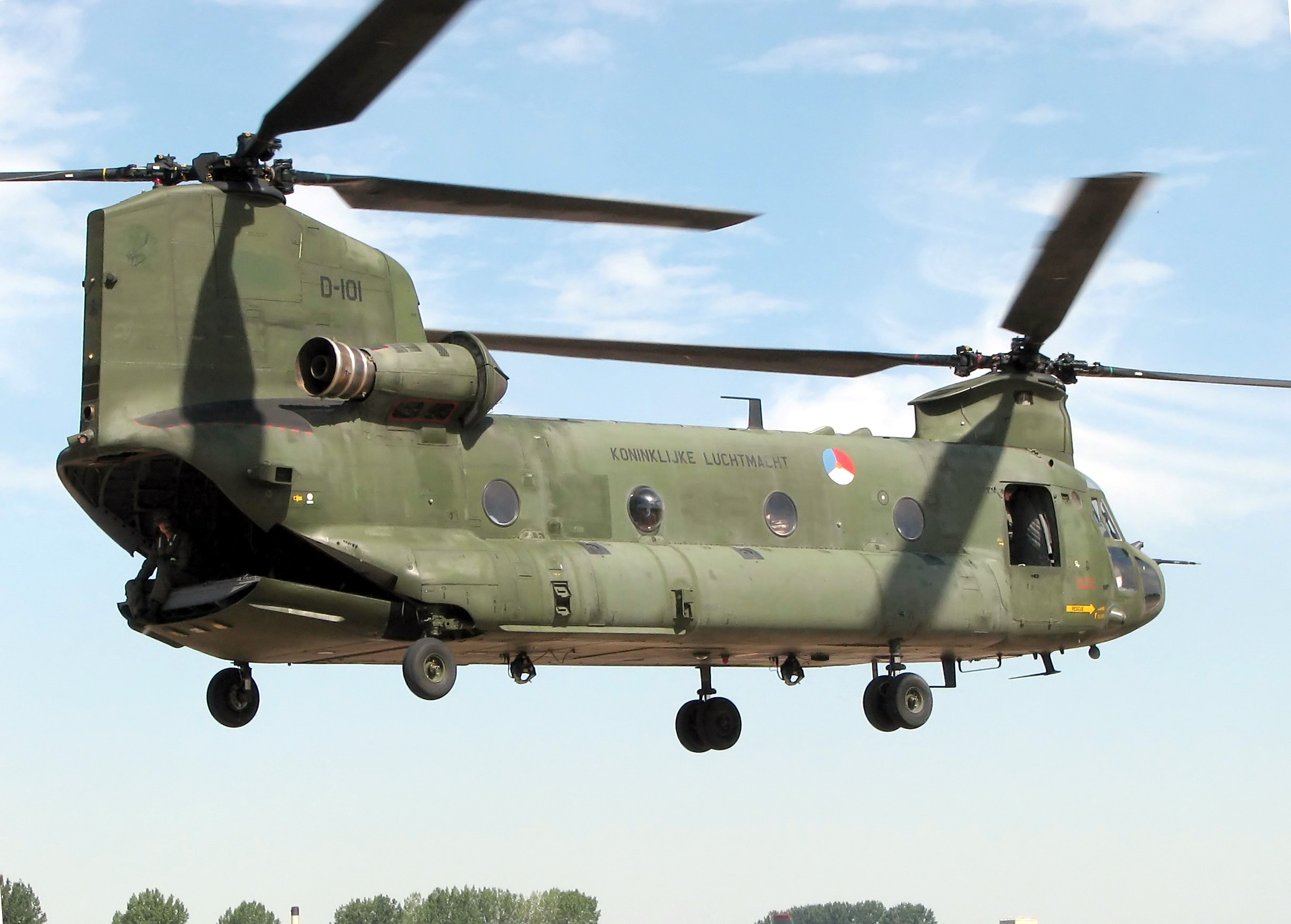 http://upload.wikimedia.org/wikipedia/commons/1/1a/Chinook.ch-47d.d-101.rnethaf.arp.jpg