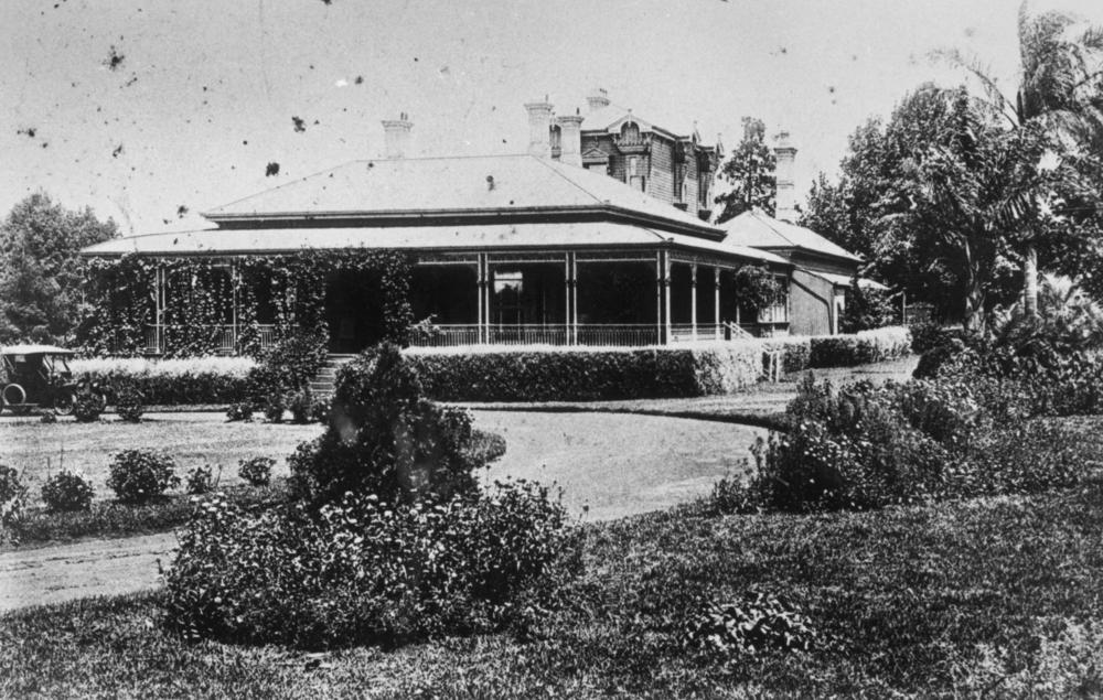 external image StateLibQld_1_150435_Ascot_House_in_Toowoomba,_designed_by_architect,_James_Marks,_ca._1876.jpg