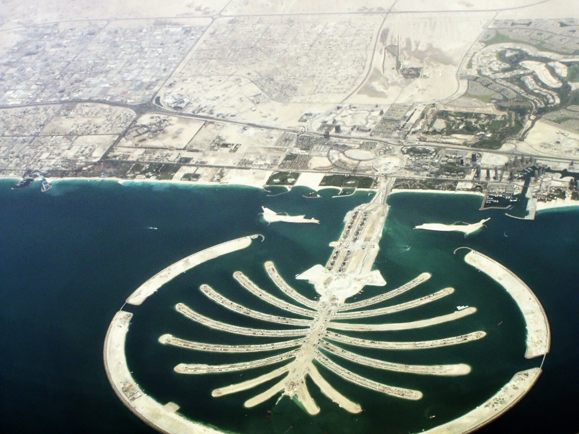 Download this Description Palmislanddubai picture