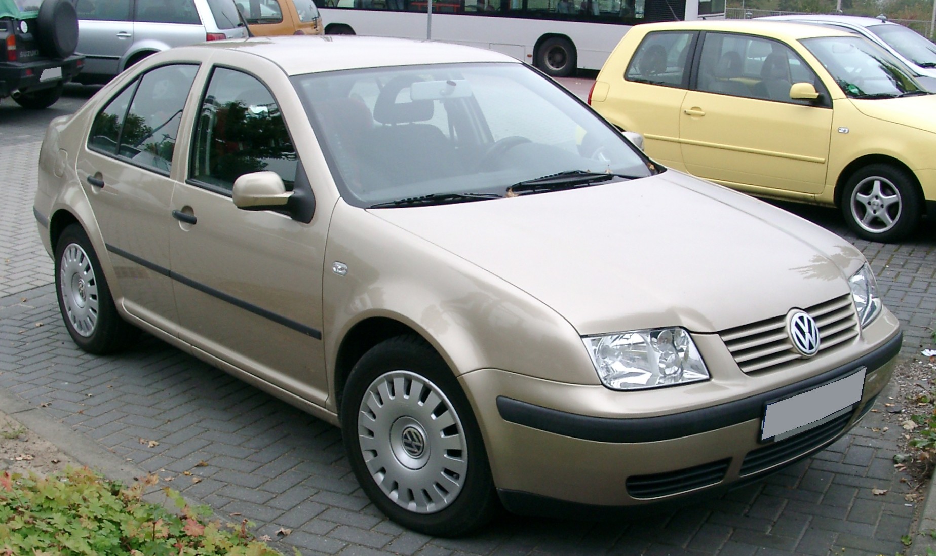 [Image: VW_Bora_front_20071012.jpg]