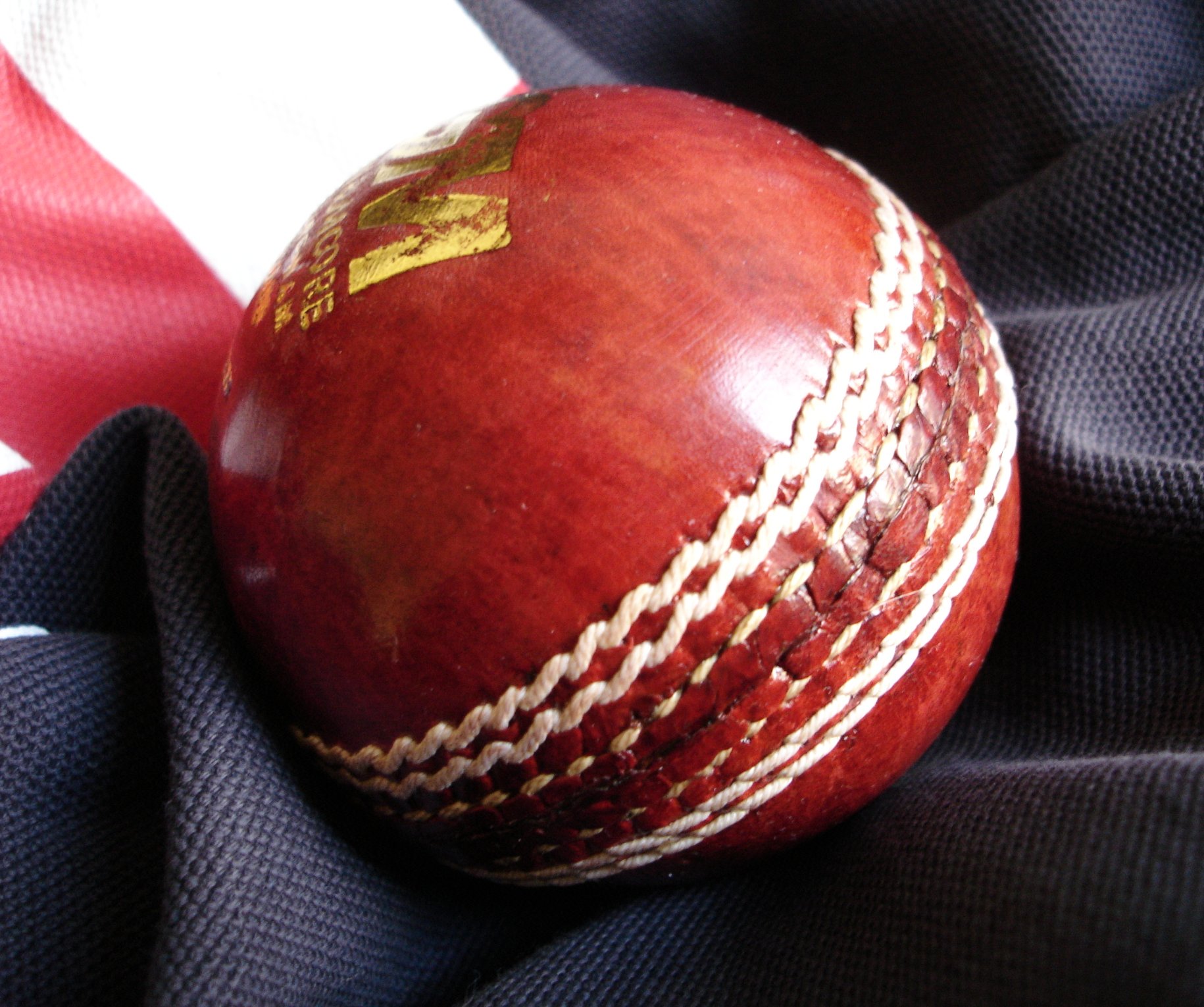 File:Cricket ball G\u0026M.jpg - Wikipedia