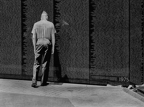 File:Vietnam-memorial-soldier.jpg