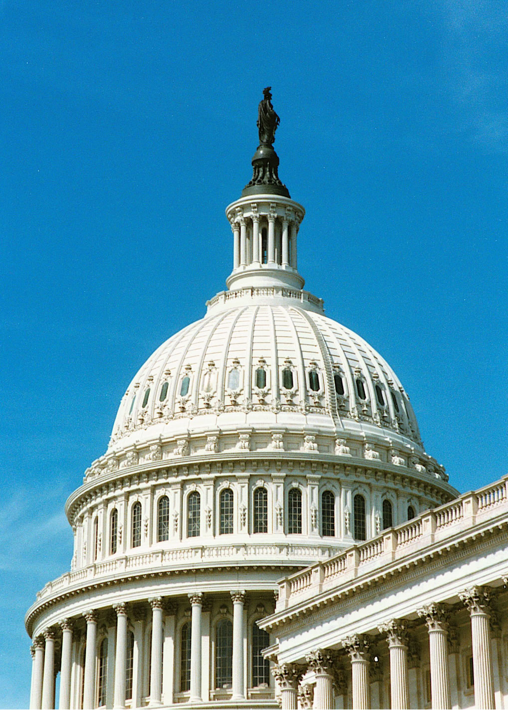 FileUnited States Capitol dome daylight.jpg Wikimedia Commons