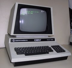 Commodore PET 4032 - SOURCE:http://commons.wikimedia.org