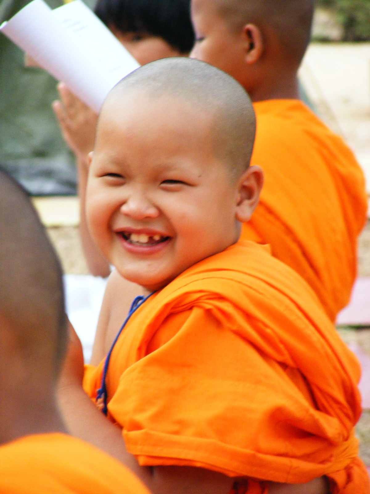 File:Thai buddhist monk smile.jpg - Wikimedia Commons