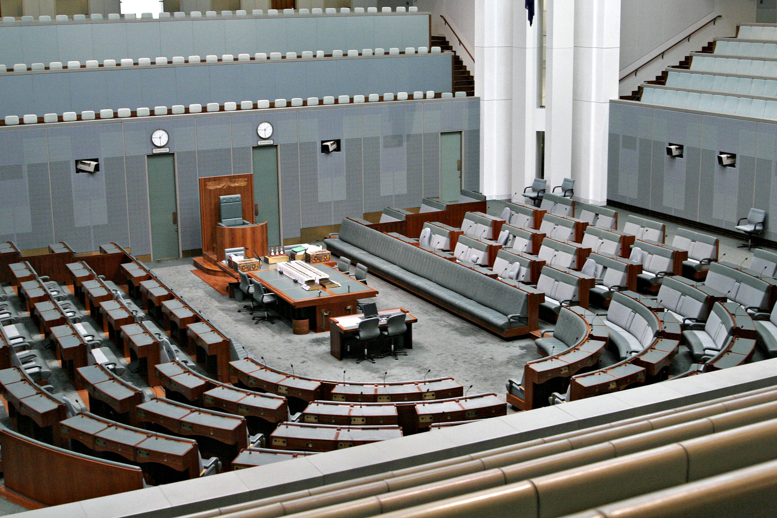 http://upload.wikimedia.org/wikipedia/commons/2/20/Australian_house_of_representatives.jpg