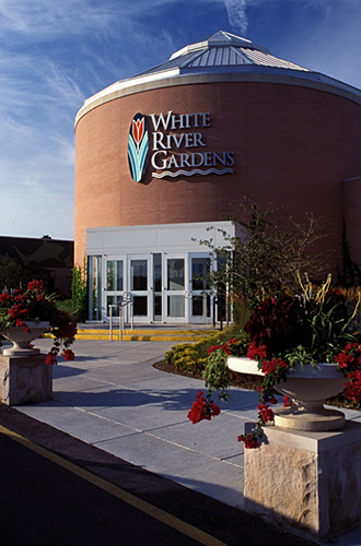 File:White River Gardens entrance in 2007.jpg