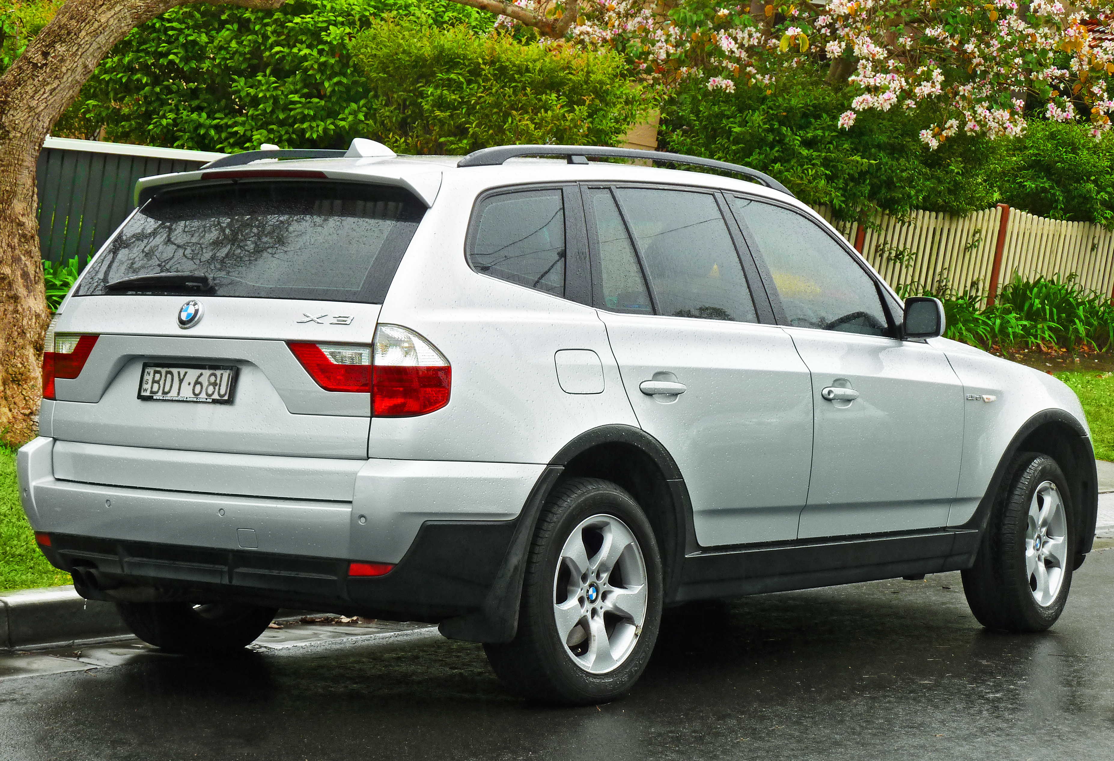 File:2006-2008 BMW X3 (E83) 2.5si wagon (2011-10-25) 02.jpg - Wikipedia