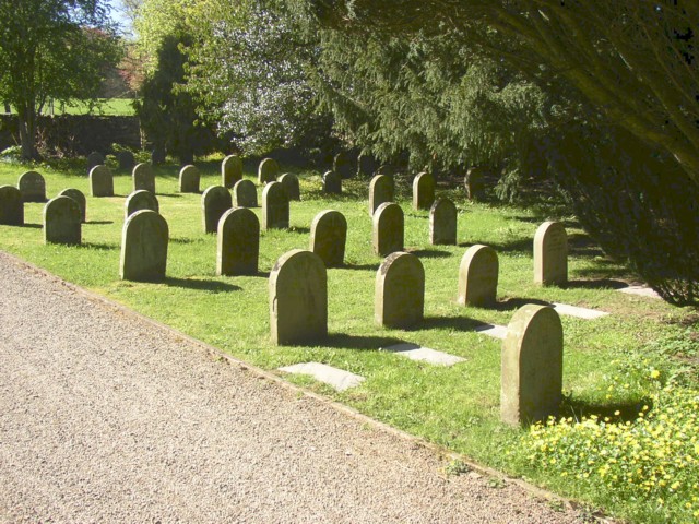 Гробищата Graveyard_of_Friends'_Meeting_House,_Yealand_Conyers_-_geograph.org.uk_-_171042