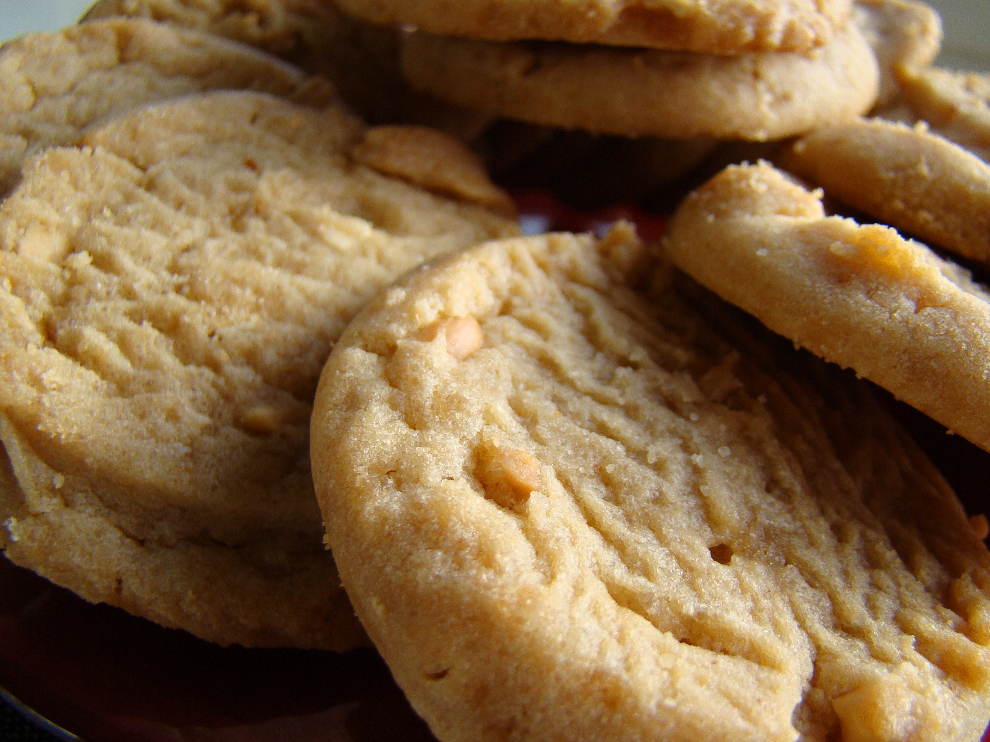 A public-domain image of peanut butter cookies.