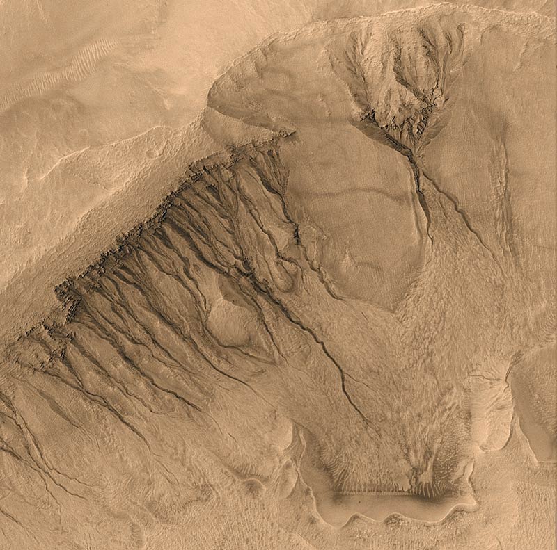 Mars gullies.800px.jpg