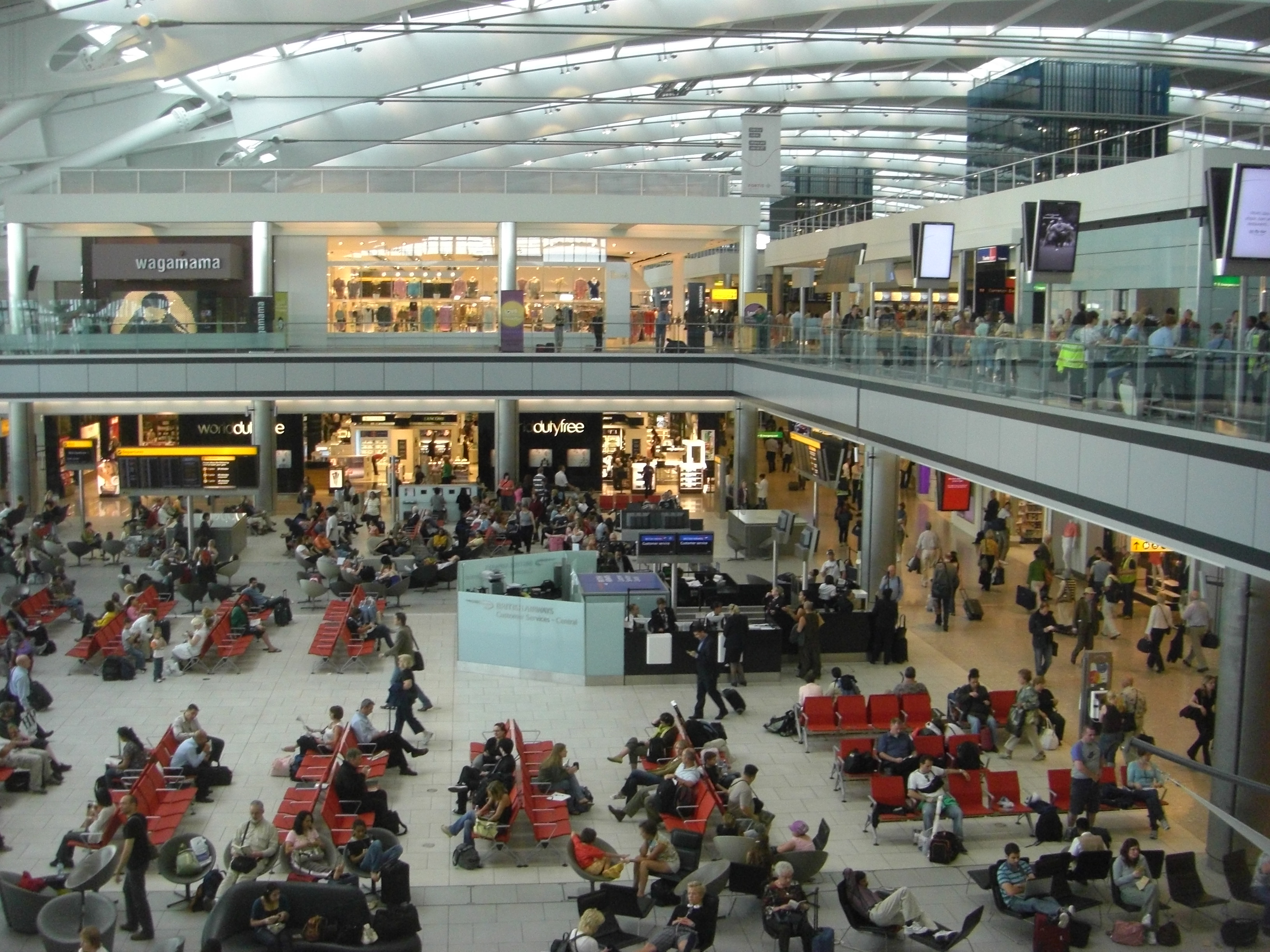 Heathrow_Terminal_5_-_Passenger_area.jpg