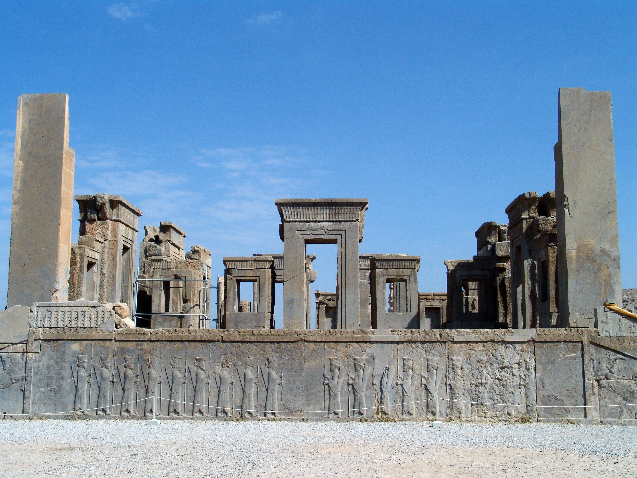 [تصویر: Tachar_Persepolis_Iran.JPG?uselang=fa]