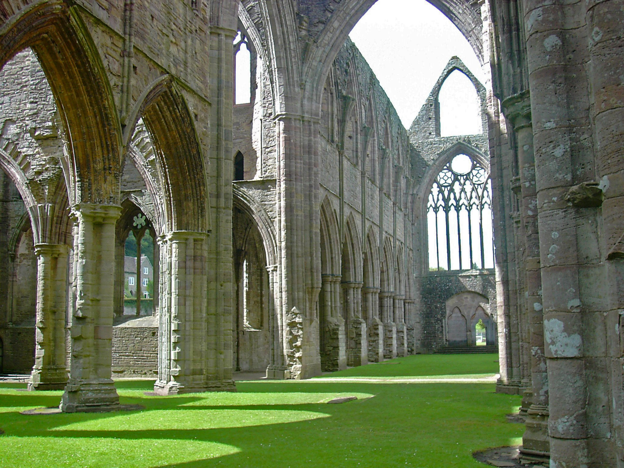 a few lines composed above tintern abbey