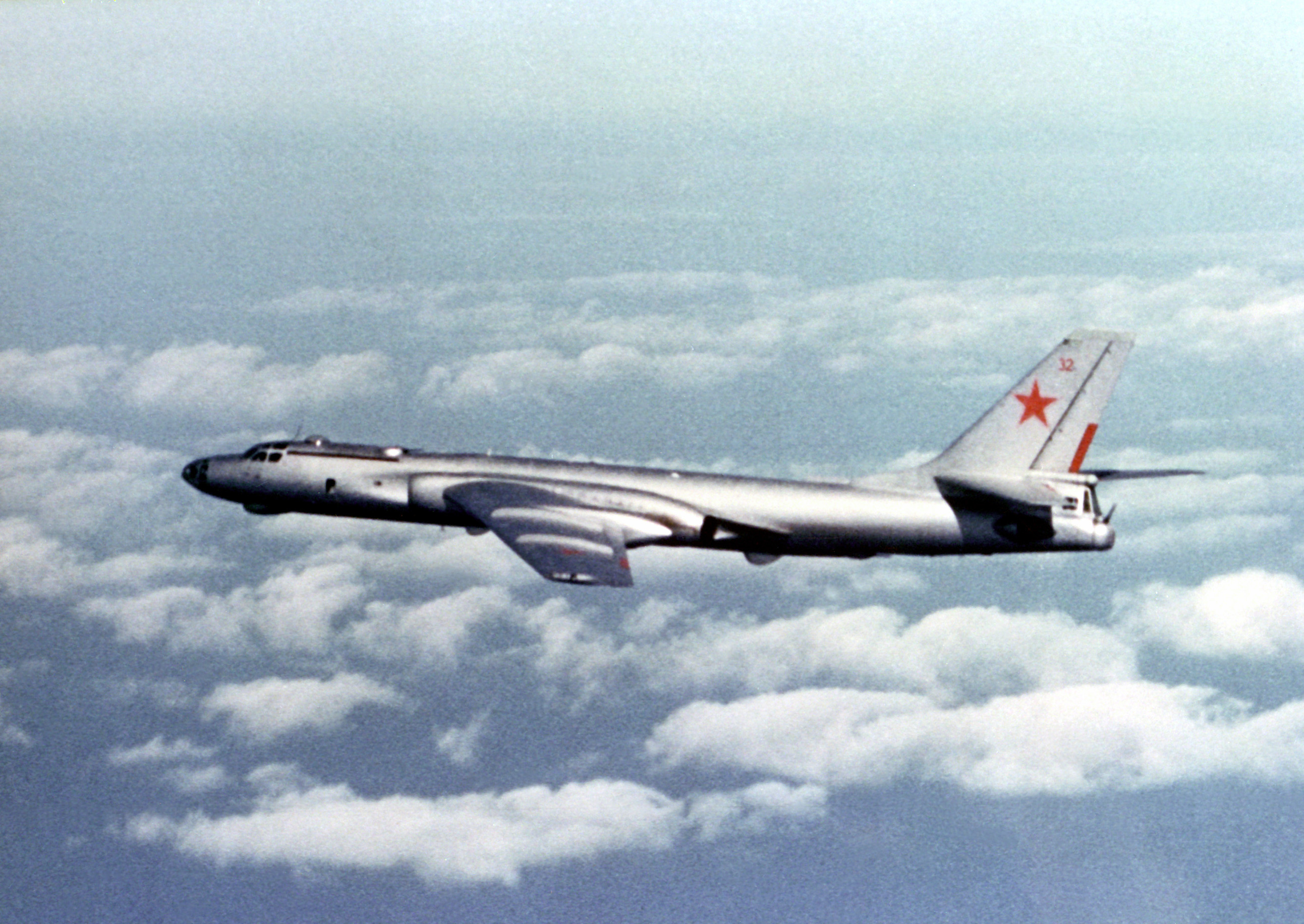 Tu-16_Badger_E.jpg