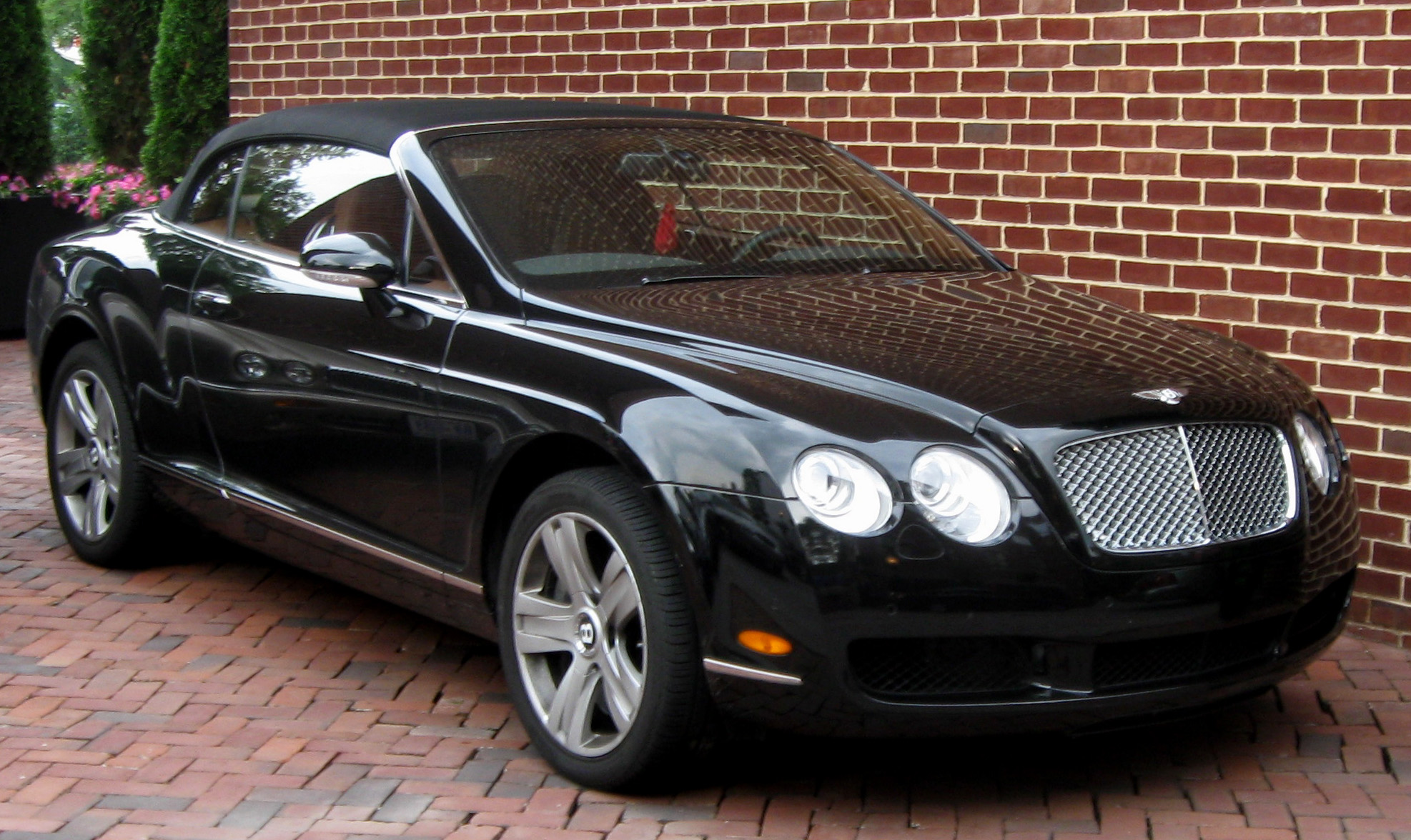 File:Bentley Continental GTC .jpg