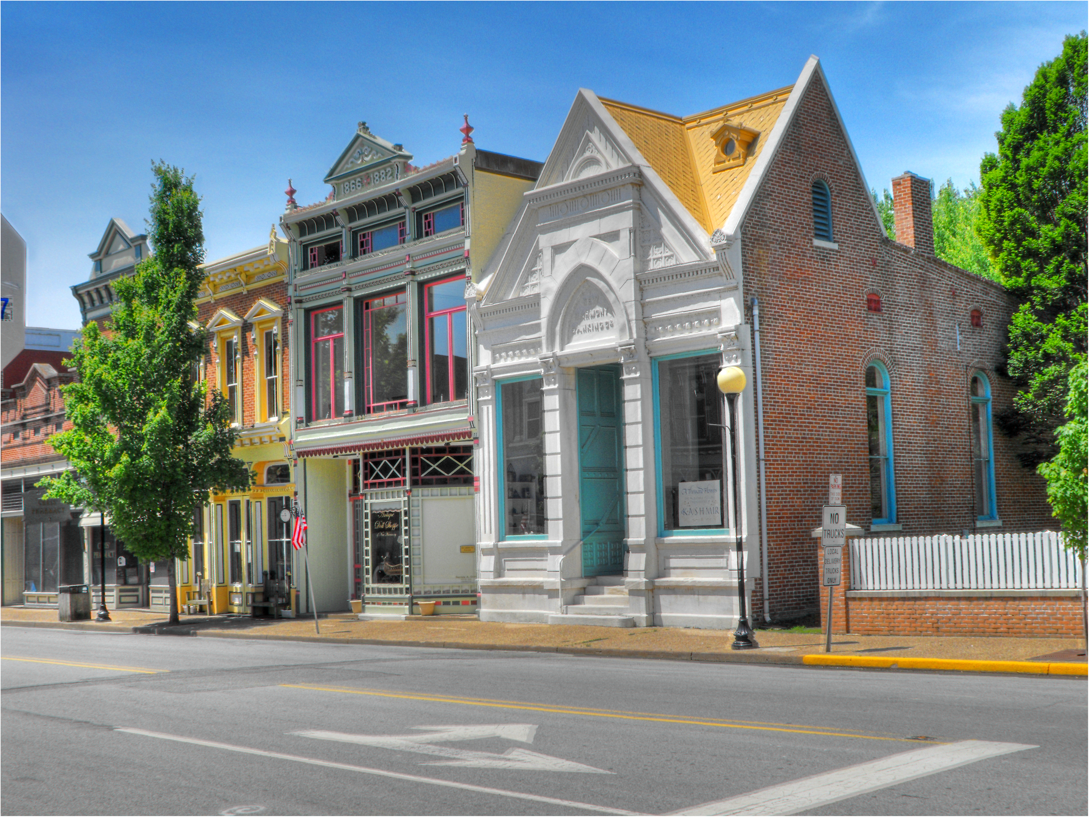 File:Downtown new harmony indiana.jpg - Wikimedia Commons