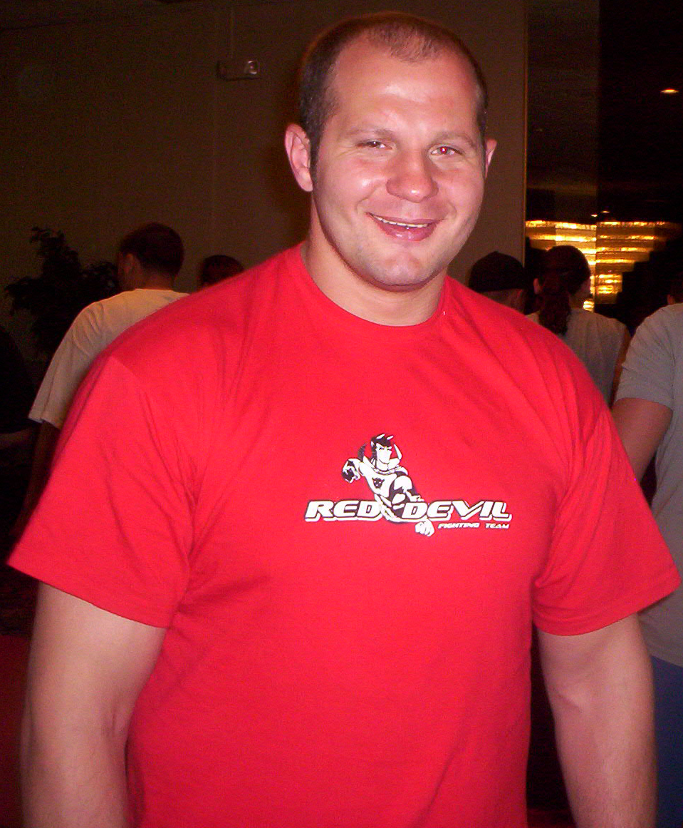 Fedor_Emelianenko_in_a_seminar_in_New_Jersey,_mid_2006.png