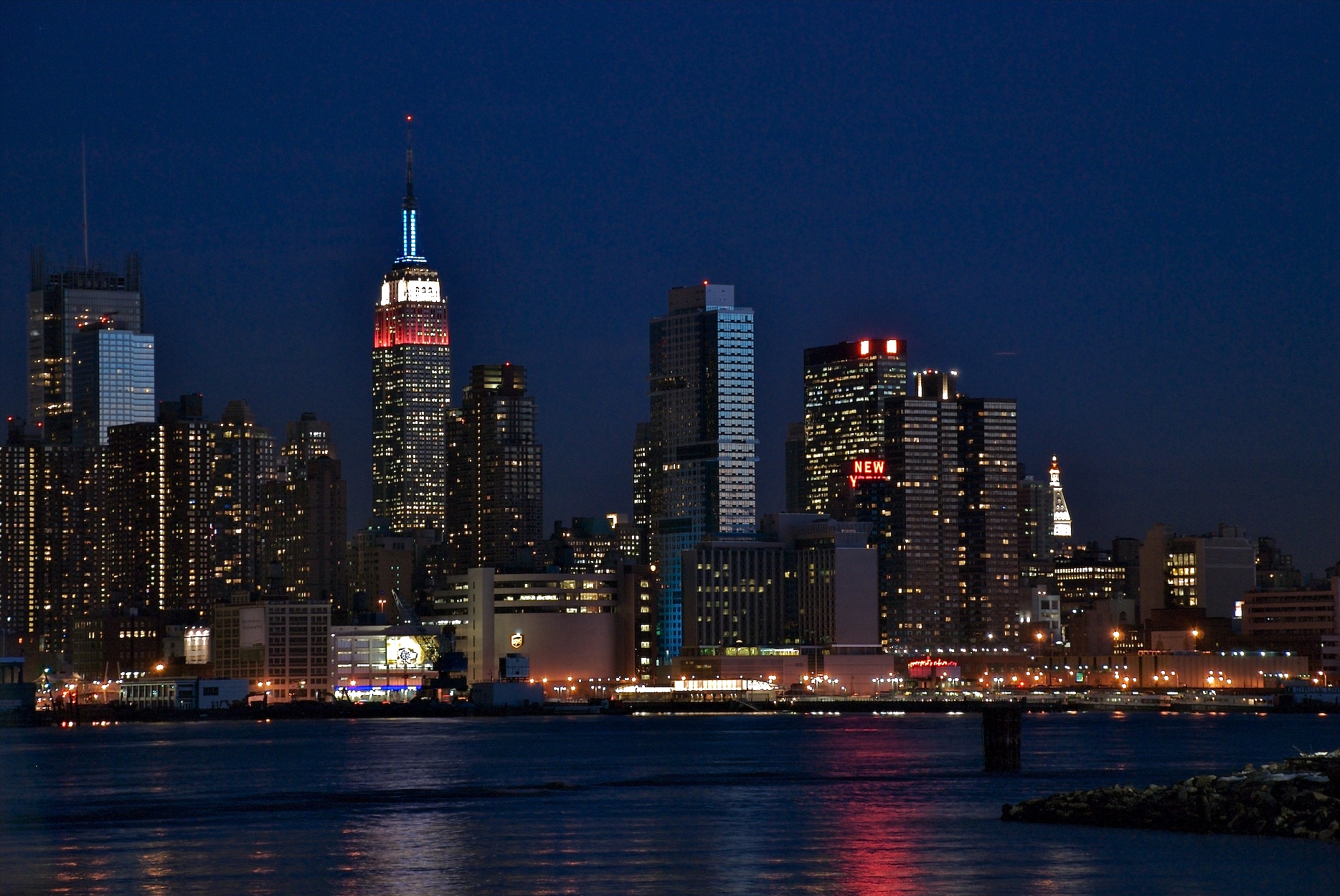 FileNew York City at night0.jpg Wikimedia Commons