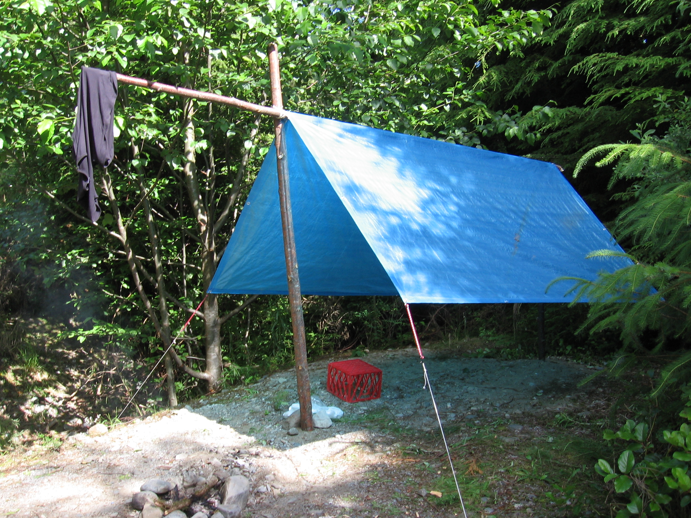 Tarpaulin_fly_tent.jpg