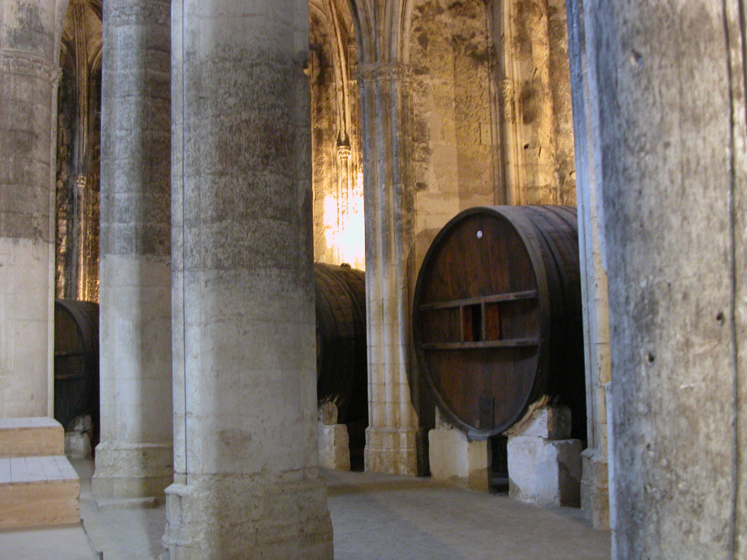 http://upload.wikimedia.org/wikipedia/commons/2/28/Valmagne_abbaye_eglise.jpg