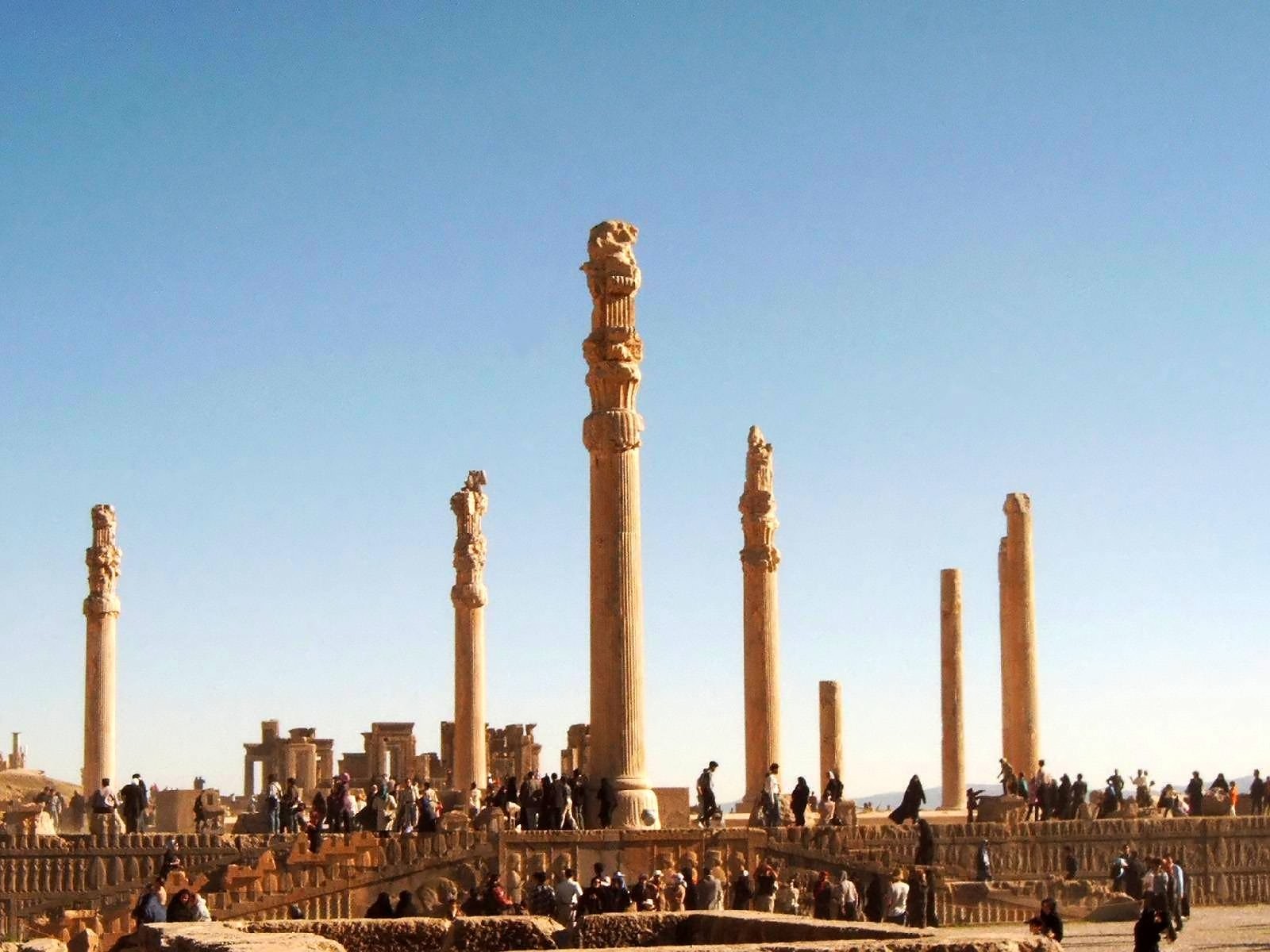 [تصویر: Persepolis001.jpg?uselang=fa]