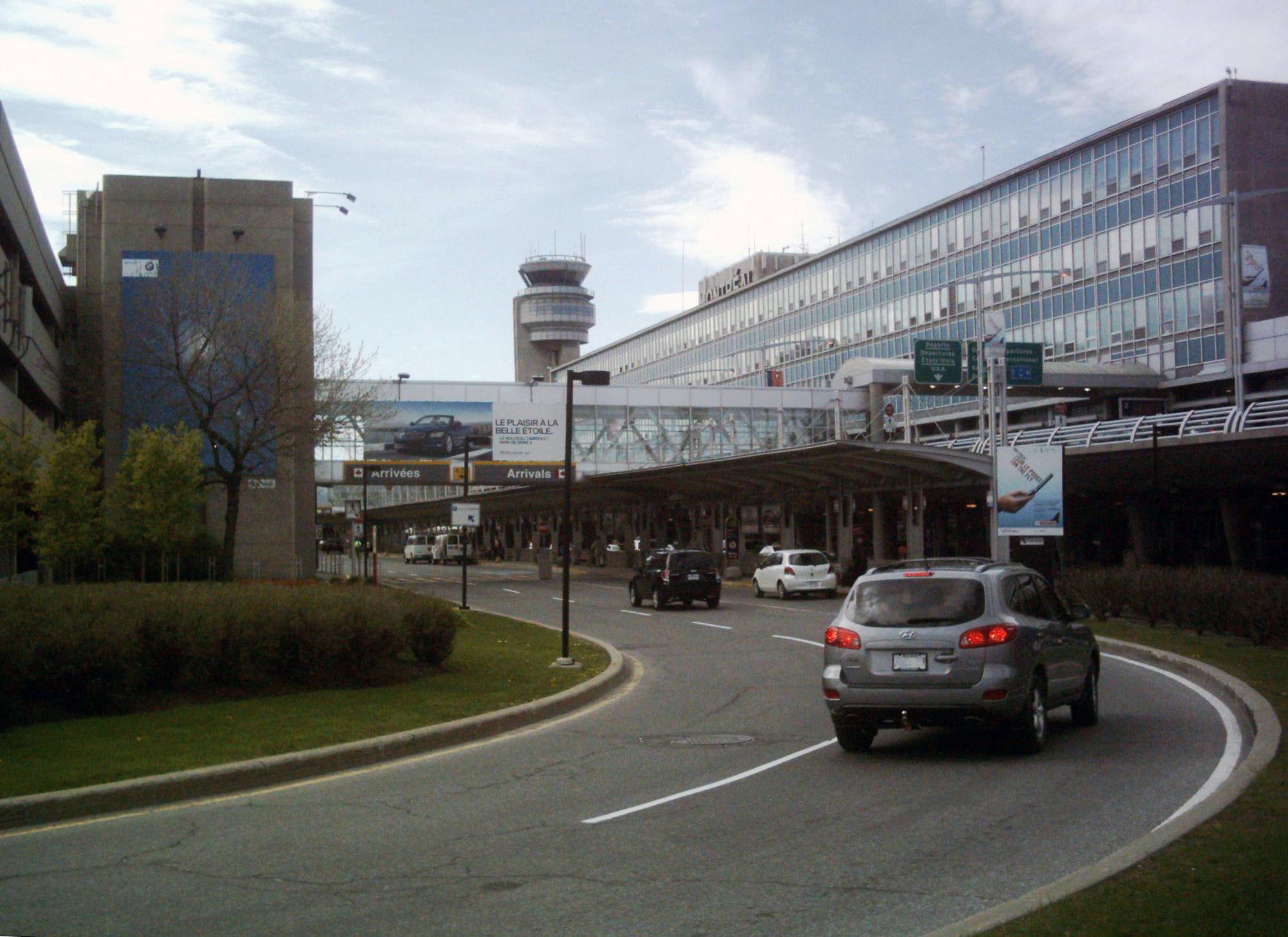 File:Aeroport Montreal Trudeau.jpg