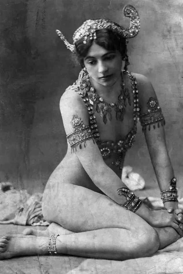 Mata-Hari_Paris_1910.jpg