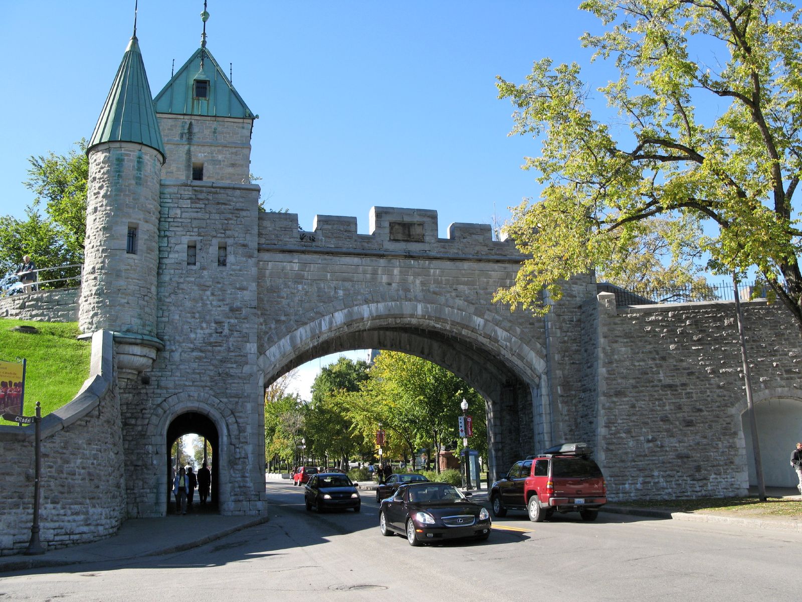 File:Quebec City Wall.jpg - Wikimedia Commons