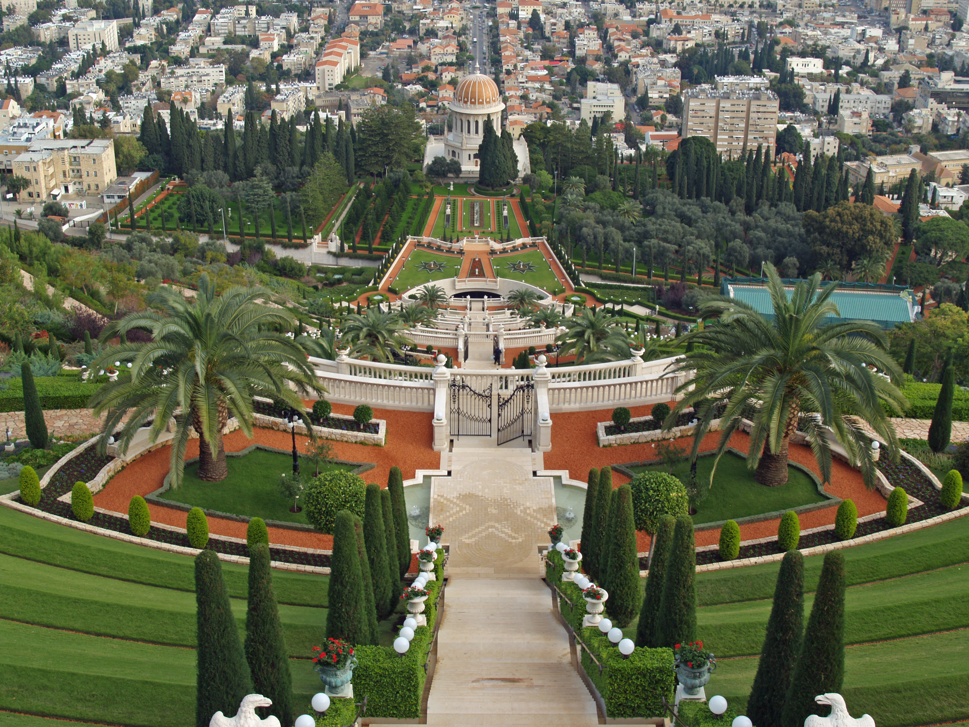 The University of Solar System Studies Bahá%27%C3%AD_gardens_by_David_Shankbone