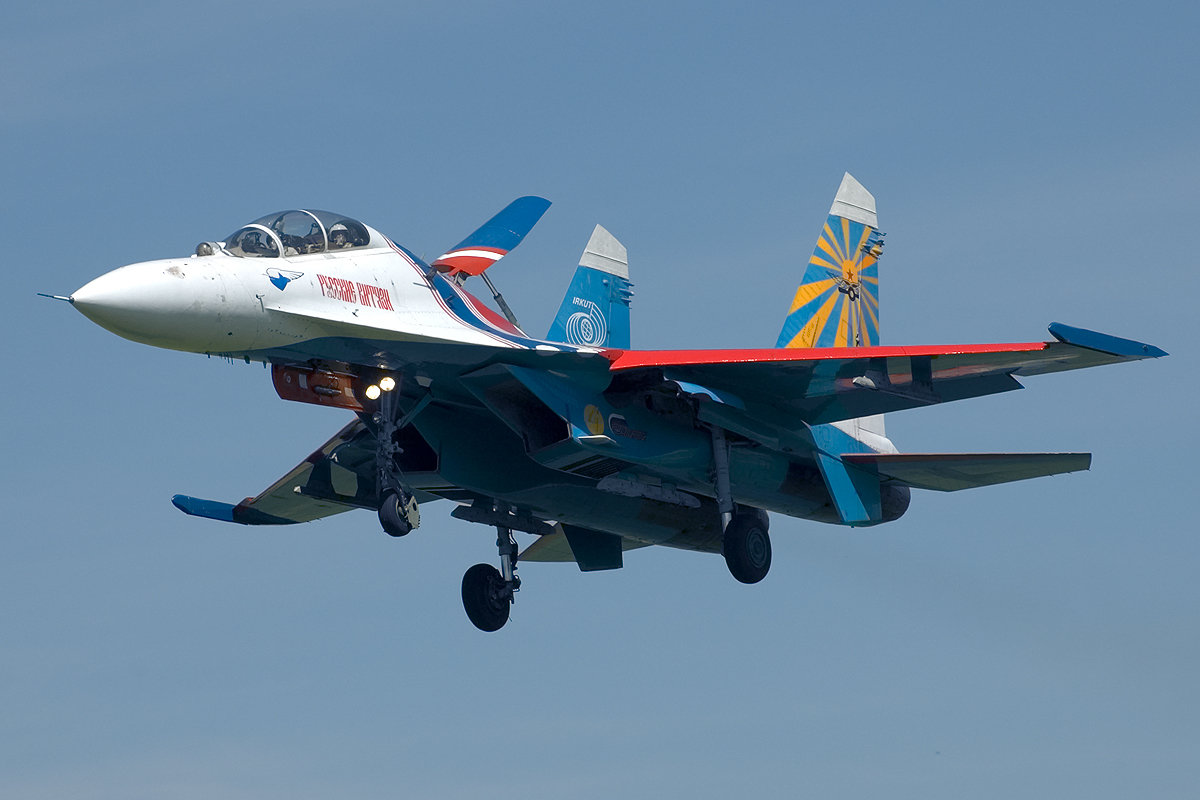 Su-27_Russian_Knights_04.jpg