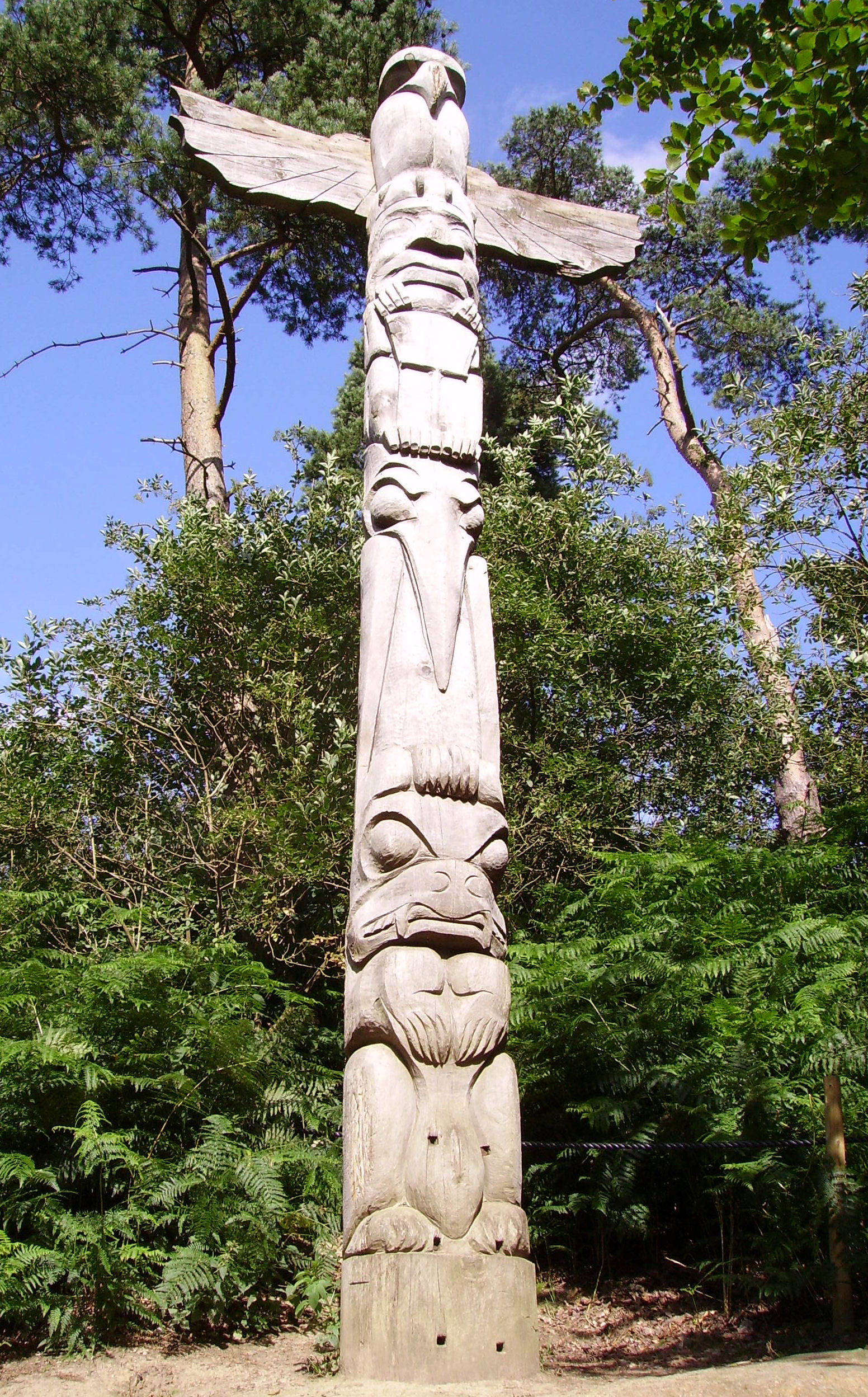 Totem_Pole_Groombridge.JPG