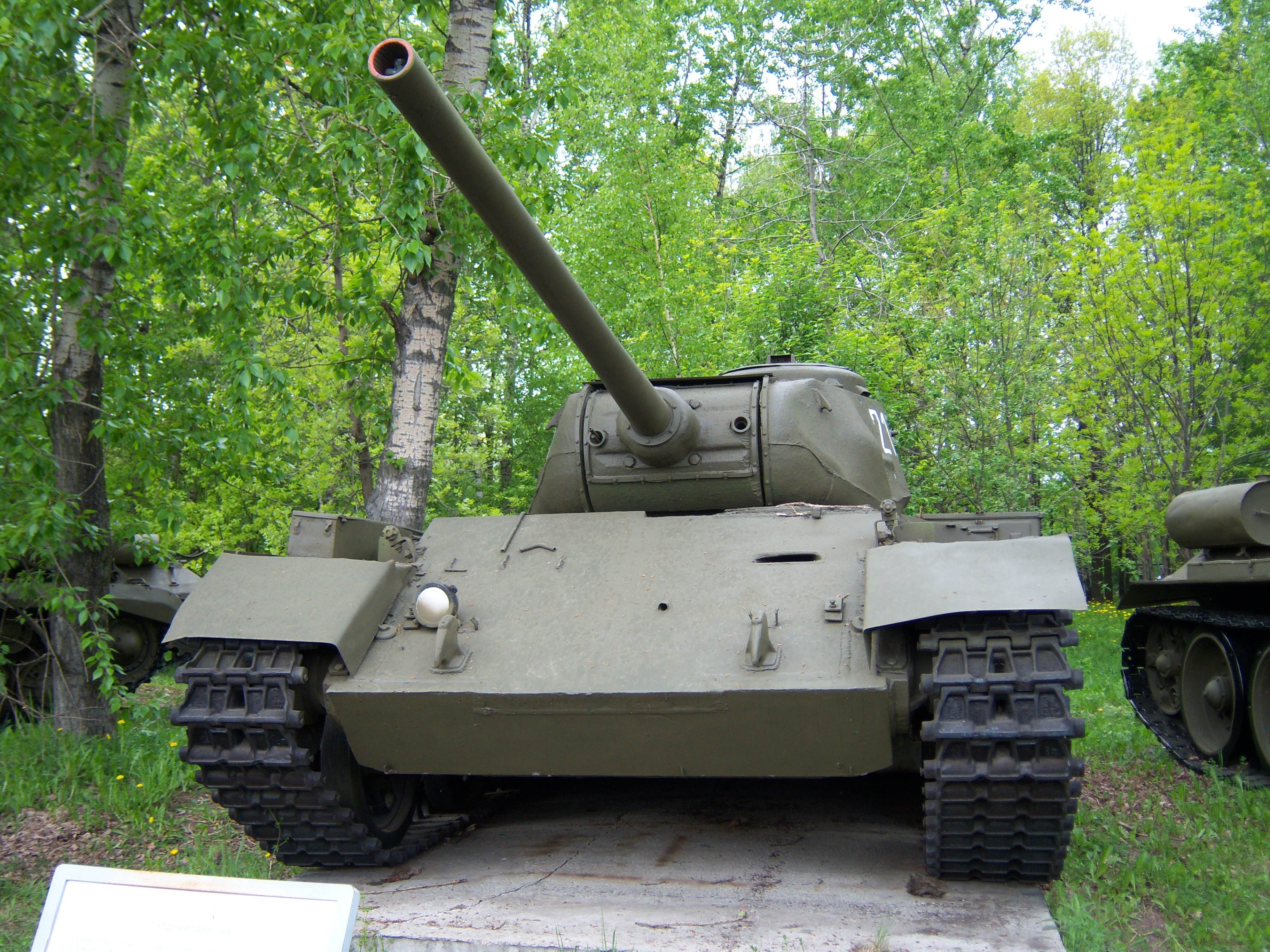 Tank T 44