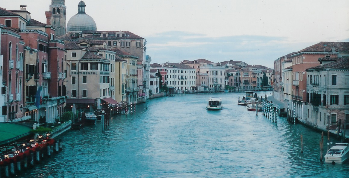 Venice_bridge_grand_canal.jpg